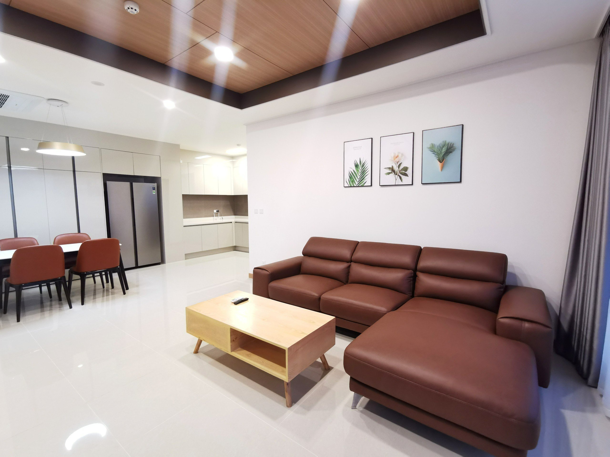 Cho thuê căn 2PN/91,2m2 tầng trung view biệt thự Full đồ mới đẹp tại 902 Starlake 4