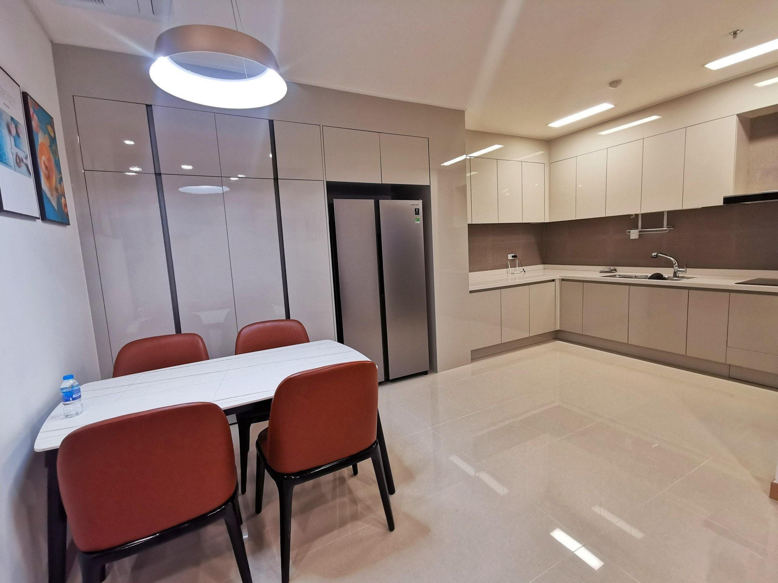 Cho thuê căn 2PN/91,2m2 tầng trung view biệt thự Full đồ mới đẹp tại 902 Starlake 6
