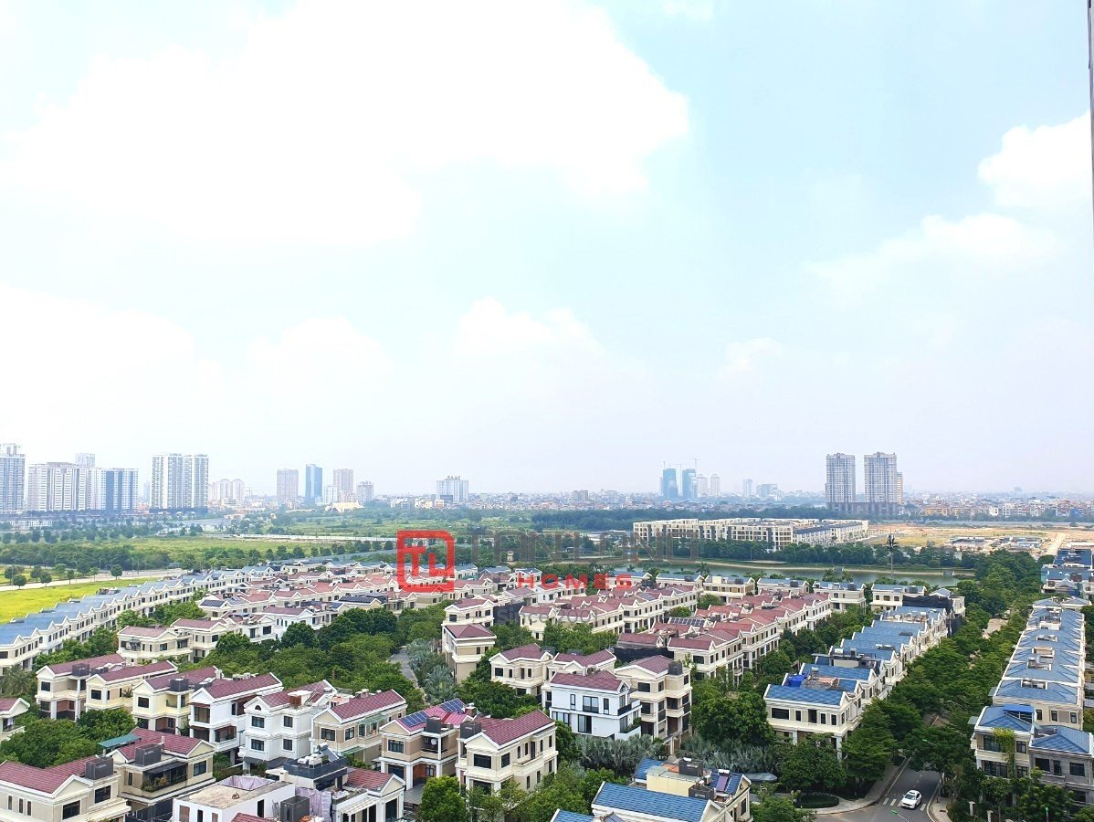 Cho thuê căn 3 ngủ 112m2 đồ cơ bản, tầng cao view Hồ tòa 902 Starlake 13
