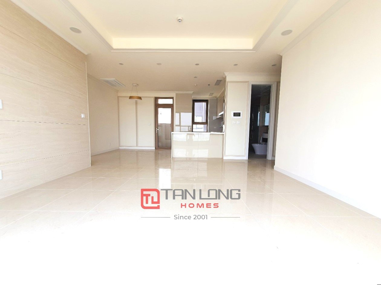 Cho thuê căn 3 ngủ 112m2 đồ cơ bản, tầng cao view Hồ tòa 902 Starlake 2