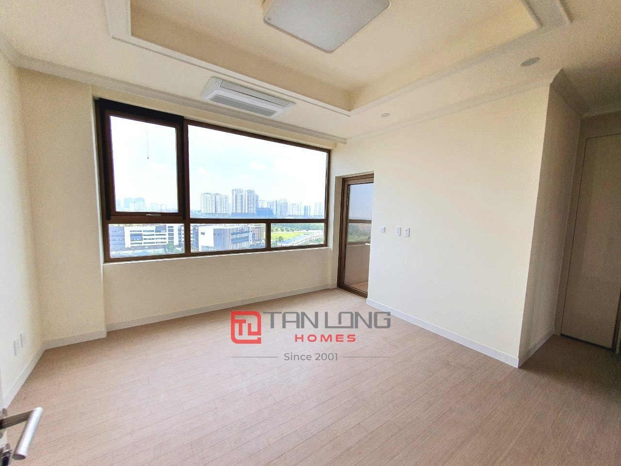 Cho thuê căn 3 ngủ 112m2 đồ cơ bản, tầng cao view Hồ tòa 902 Starlake 6