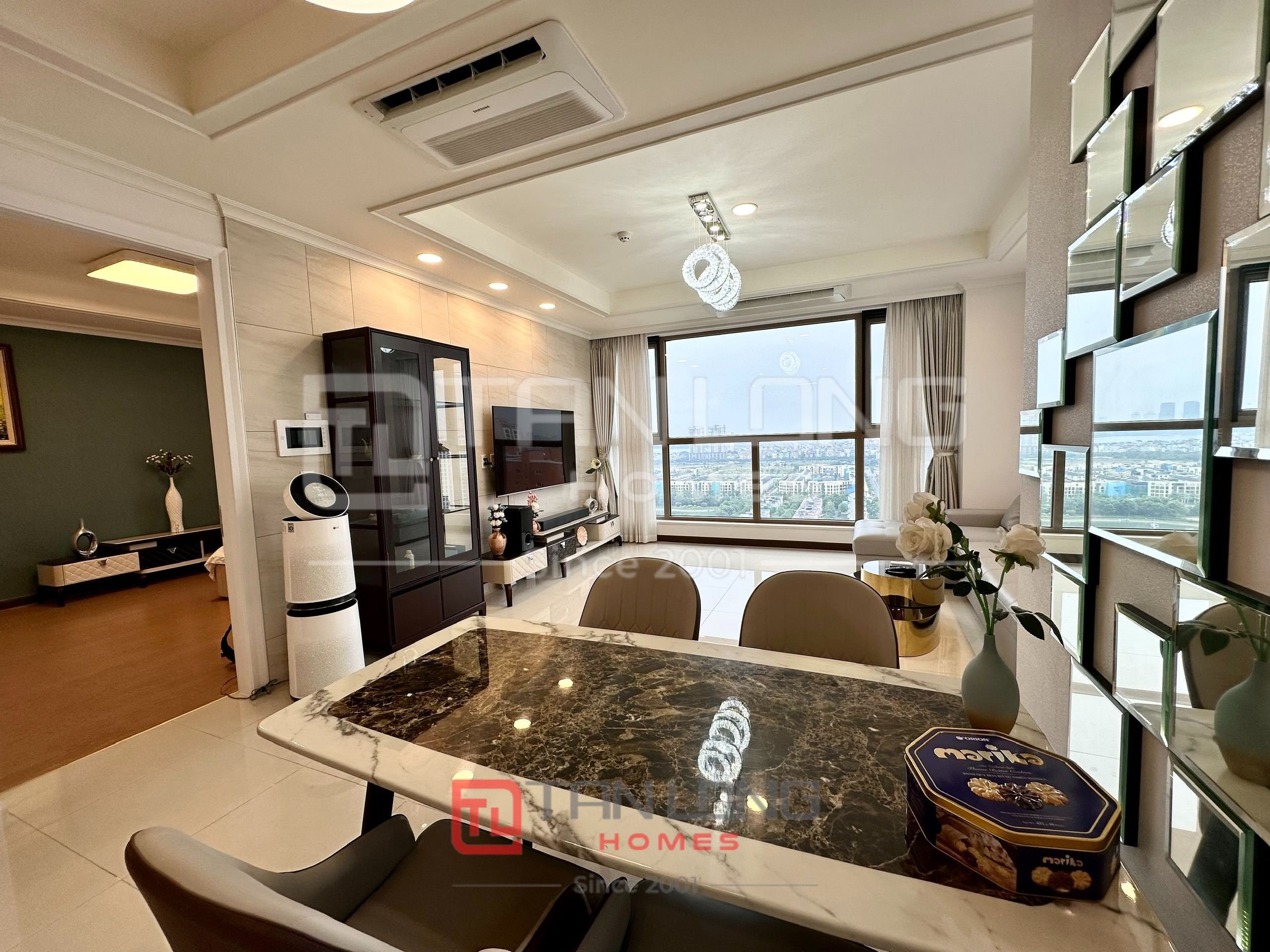 Cho thuê căn 3 ngủ 125.5m2 full đồ nhập khẩu, view 2 hồ đẳng cấp tại 903 Starlake 2