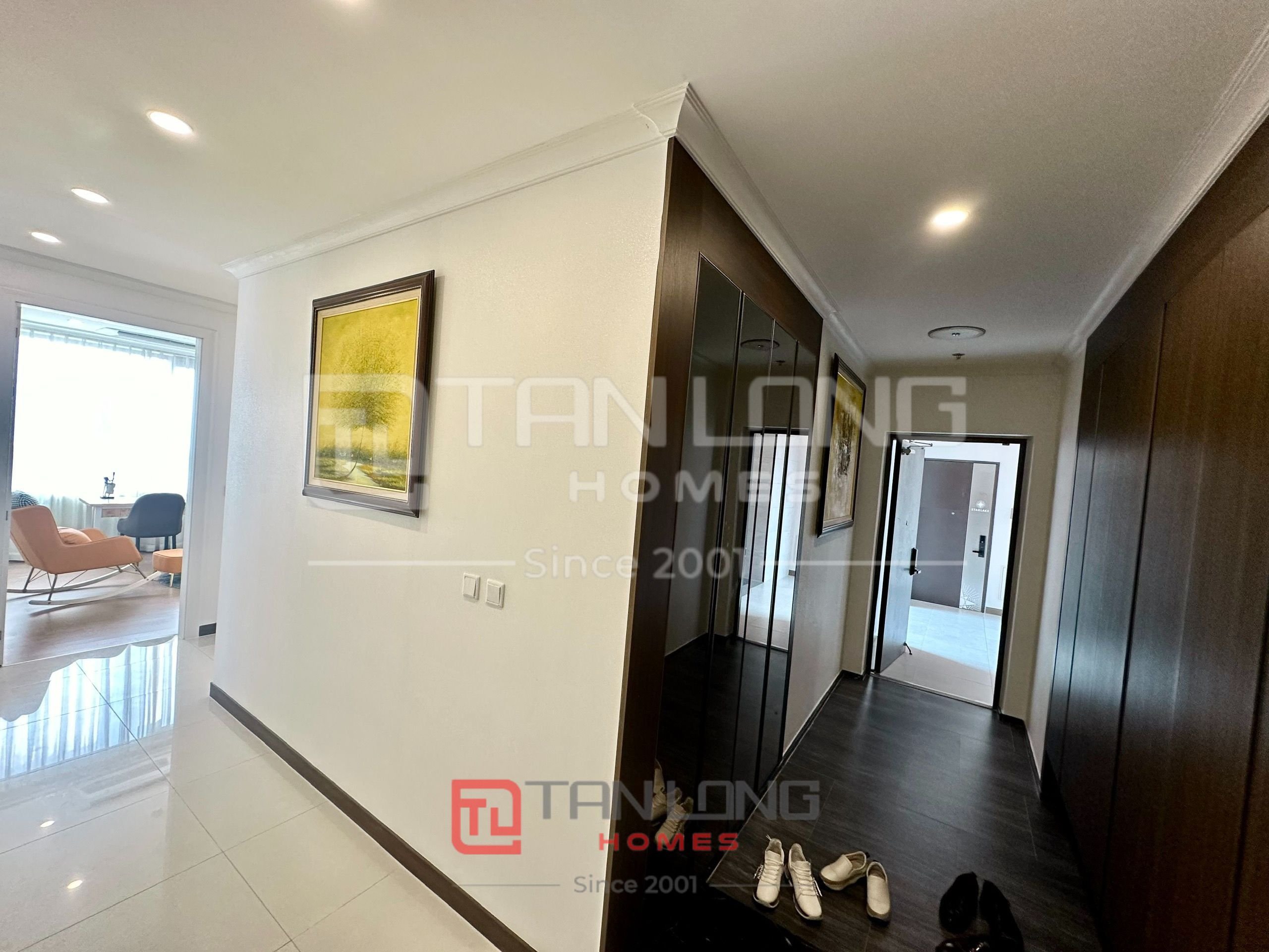Cho thuê căn 3 ngủ 125.5m2 full đồ nhập khẩu, view 2 hồ đẳng cấp tại 903 Starlake 3