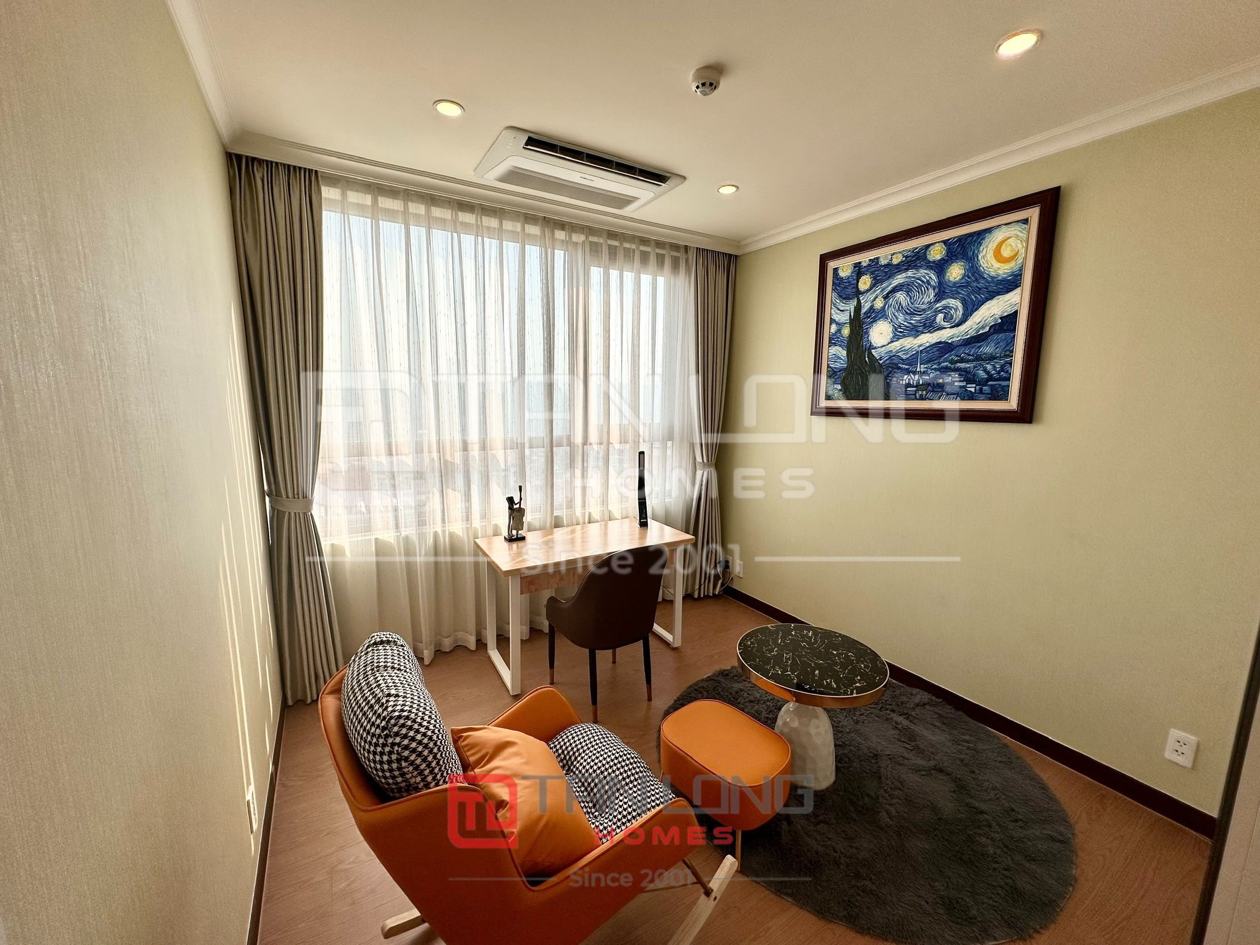 Cho thuê căn 3 ngủ 125.5m2 full đồ nhập khẩu, view 2 hồ đẳng cấp tại 903 Starlake 8