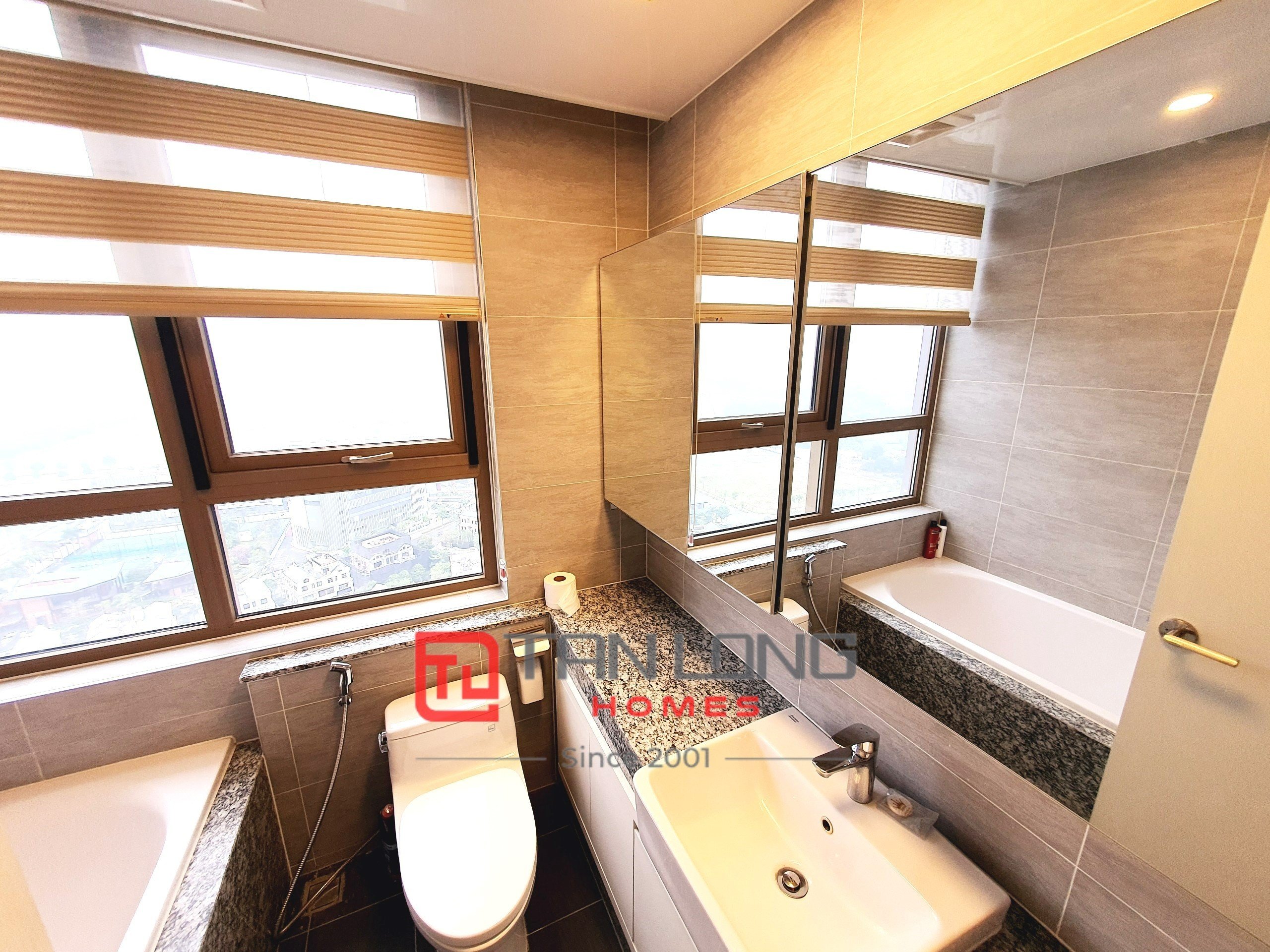Cho thuê căn 3 ngủ Starlake view Hoa Hậu: 113,21m2 full đồ nhìn chính diện 2 hồ 11