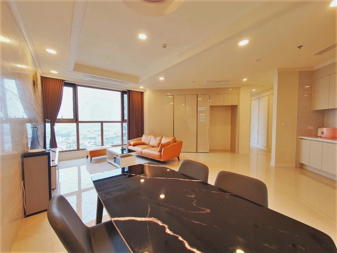 Cho thuê căn 3PN/110m2 tầng thấp view Biệt thự tại 901B Starlake 3