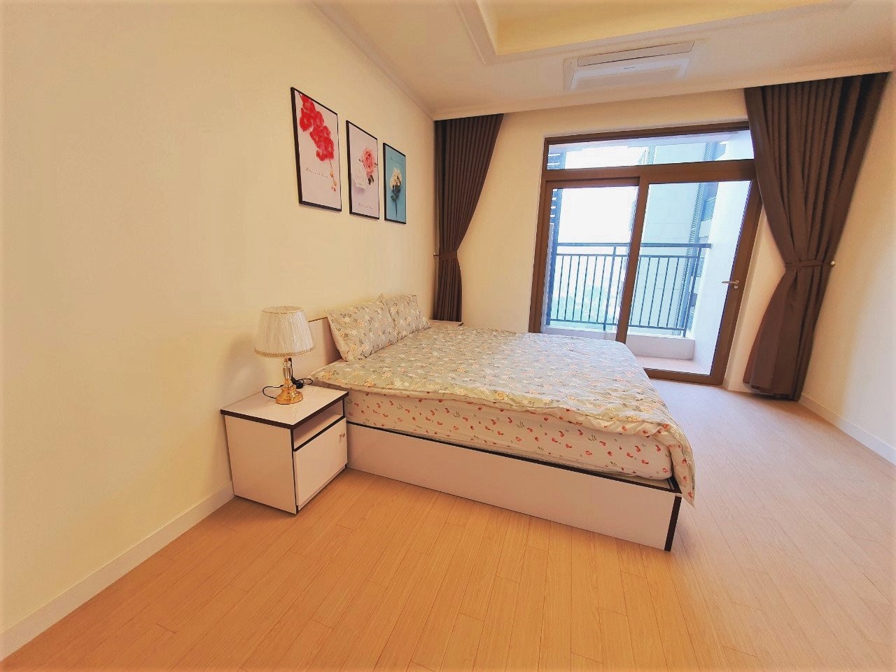 Cho thuê căn 3PN/110m2 tầng thấp view Biệt thự tại 901B Starlake 6