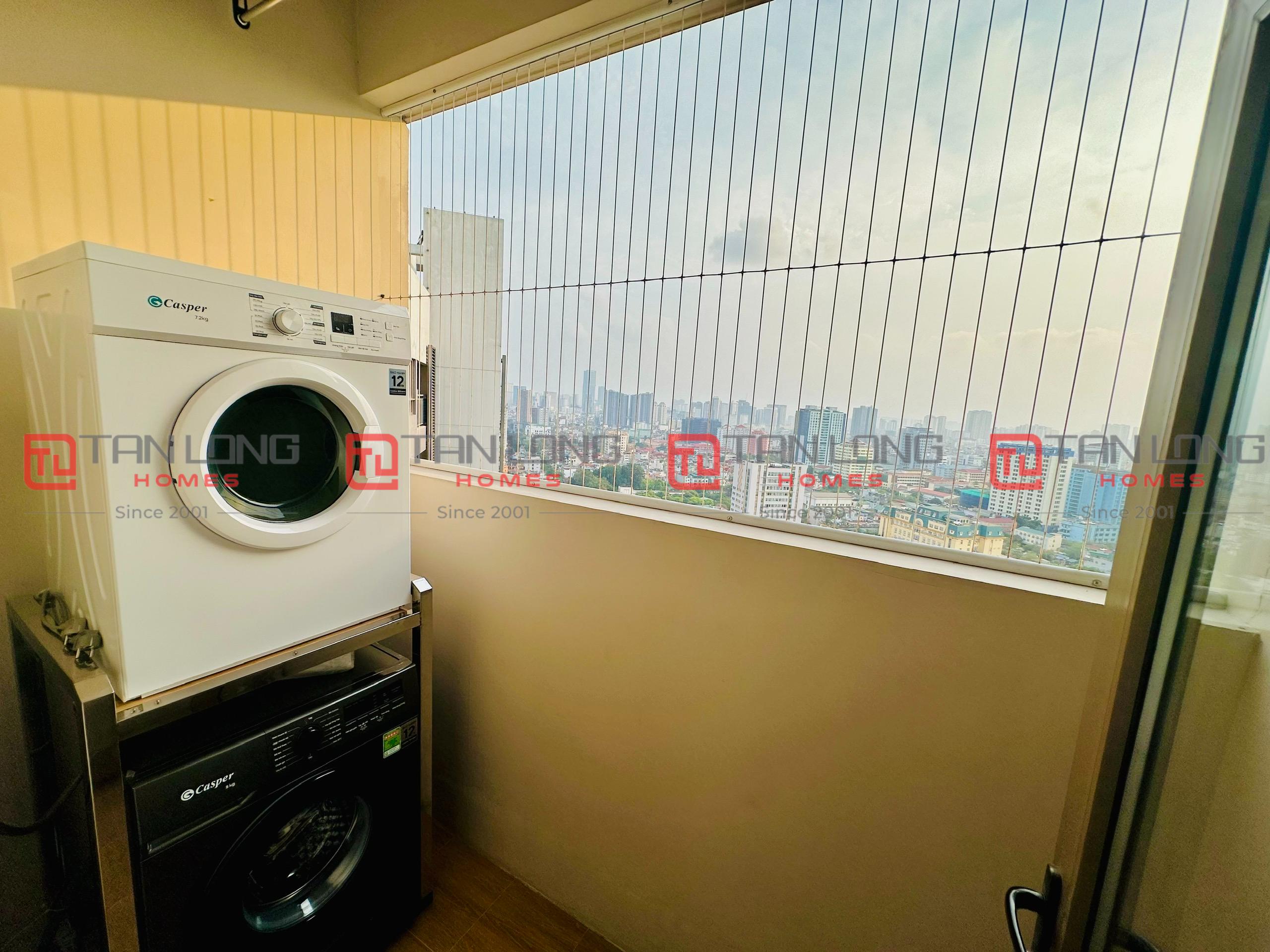 Cho thuê căn E-109,8m2 full đồ tầng cao view hồ đẹp tòa 901 Starlake 17