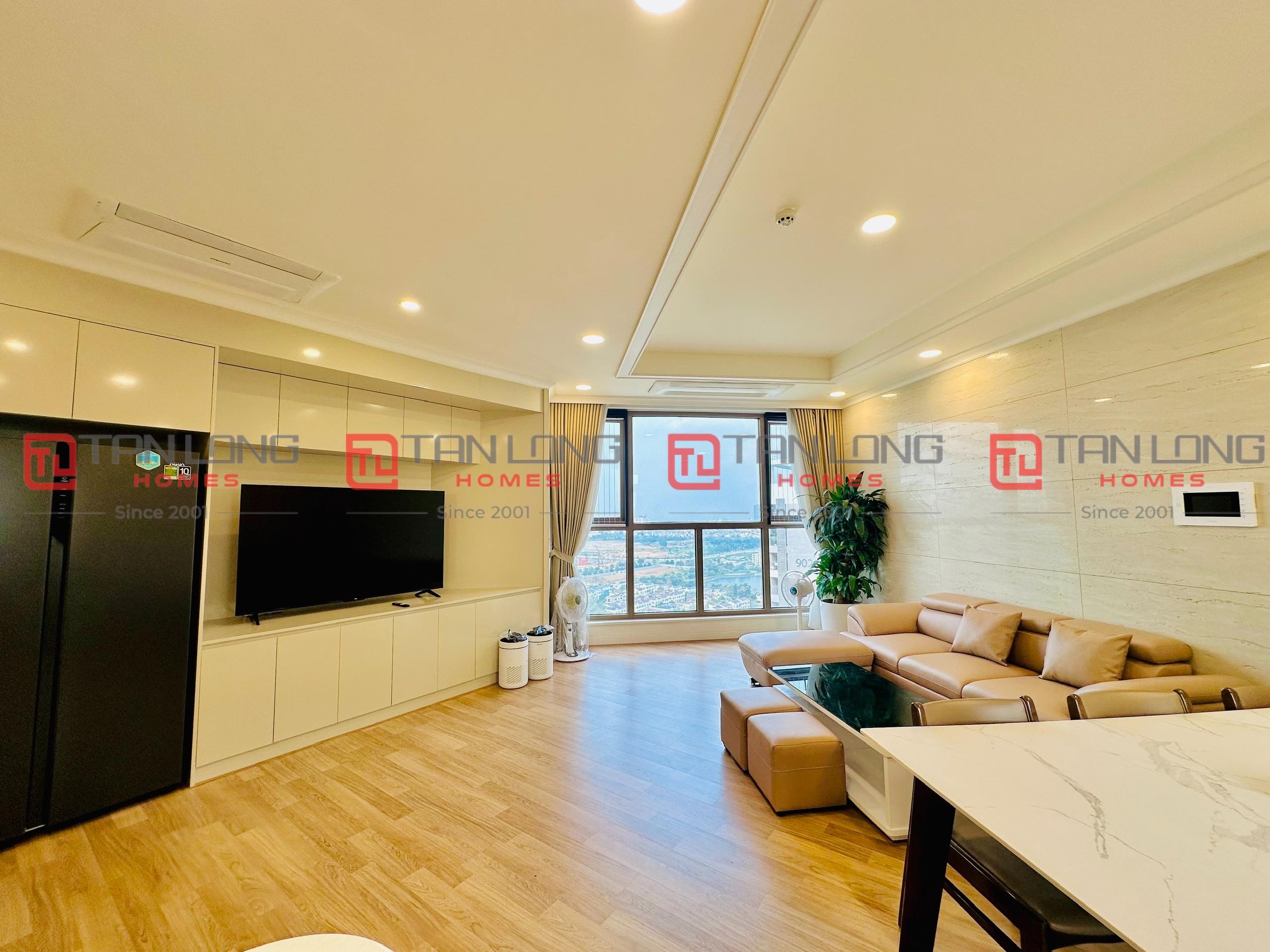 Cho thuê căn E-109,8m2 full đồ tầng cao view hồ đẹp tòa 901 Starlake 4