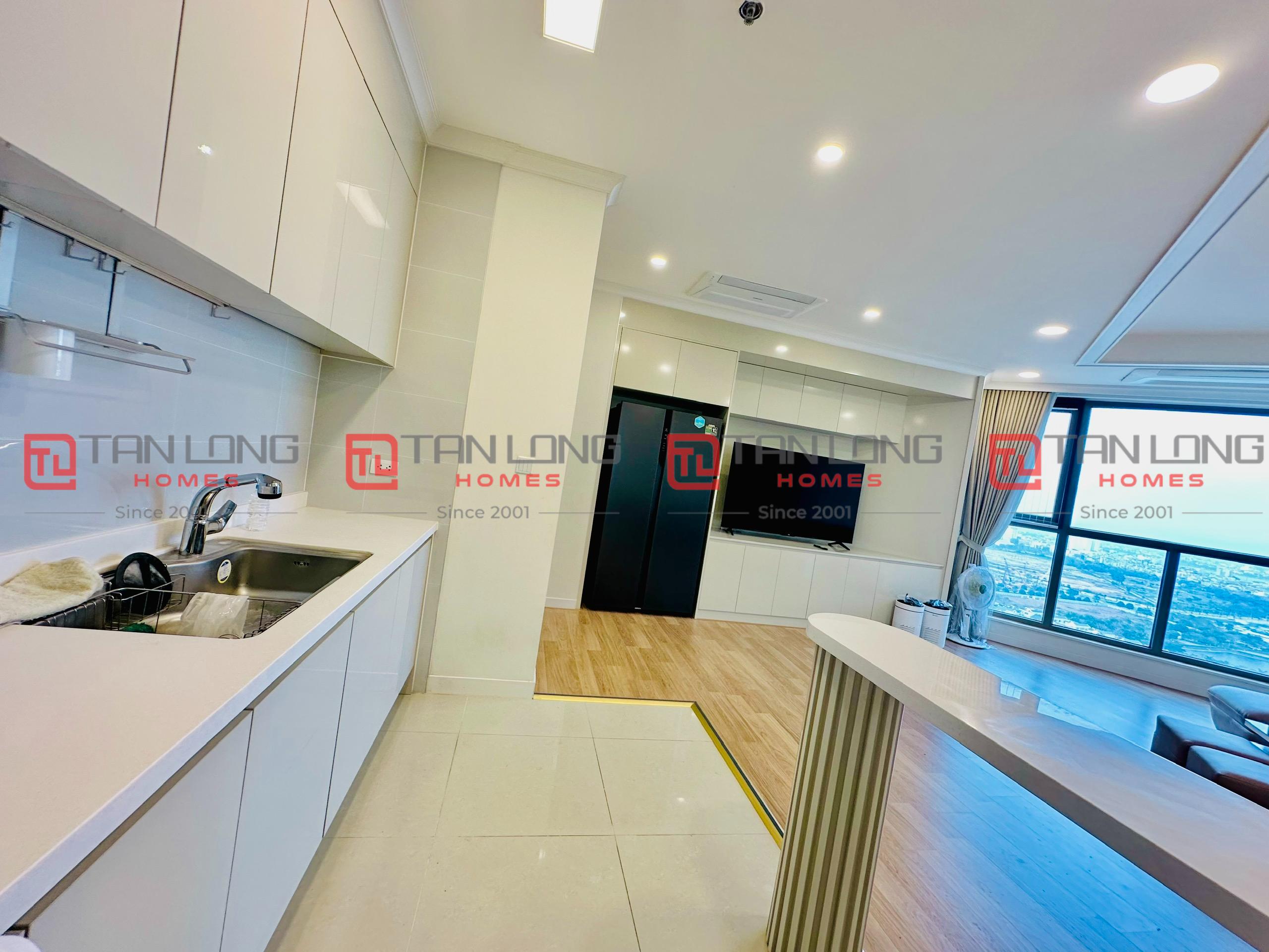 Cho thuê căn E-109,8m2 full đồ tầng cao view hồ đẹp tòa 901 Starlake 7
