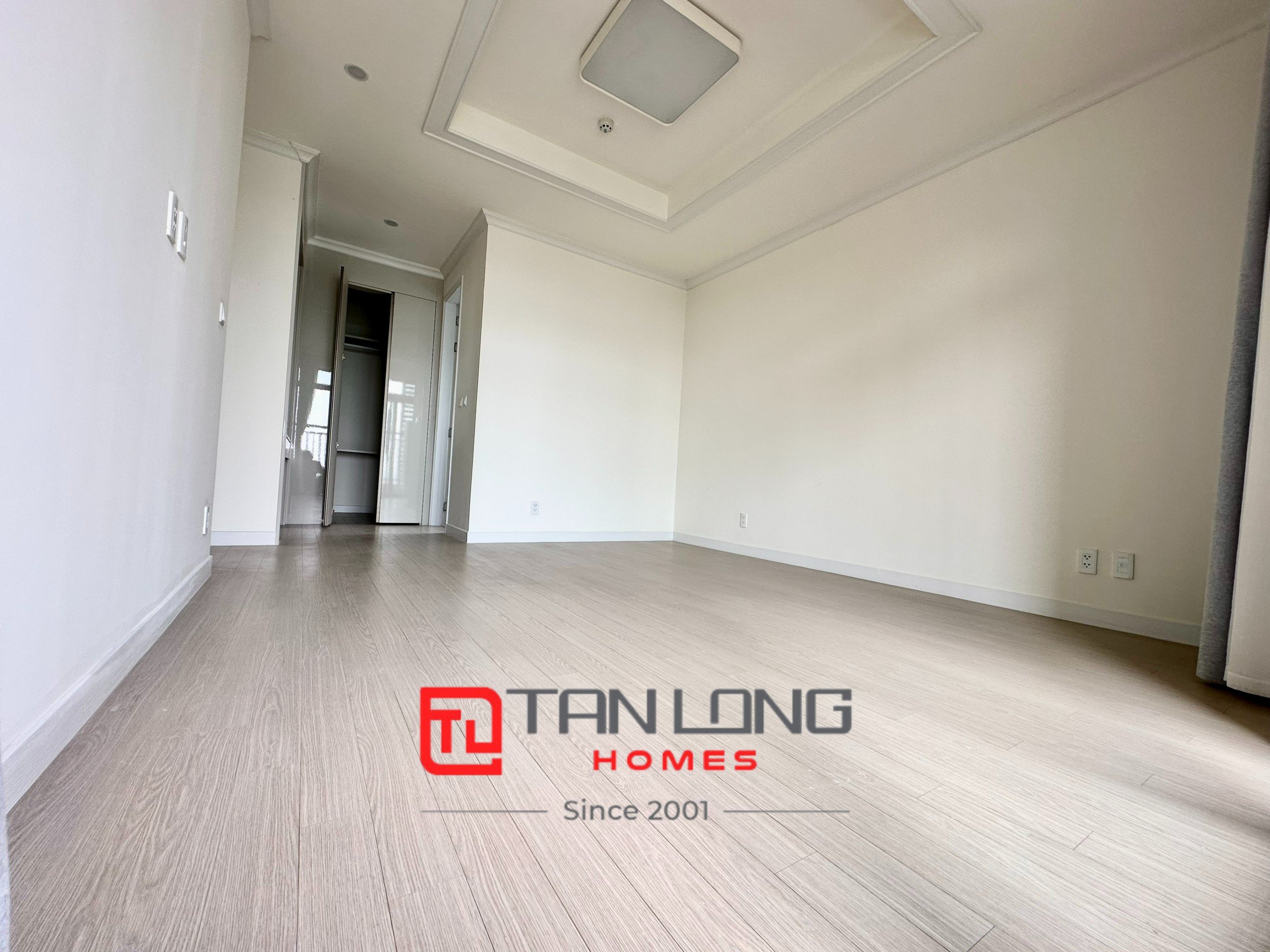 Cho thuê căn G1-113m2 mới nguyên bản, view trực diện hồ tại 903 Starlake 5