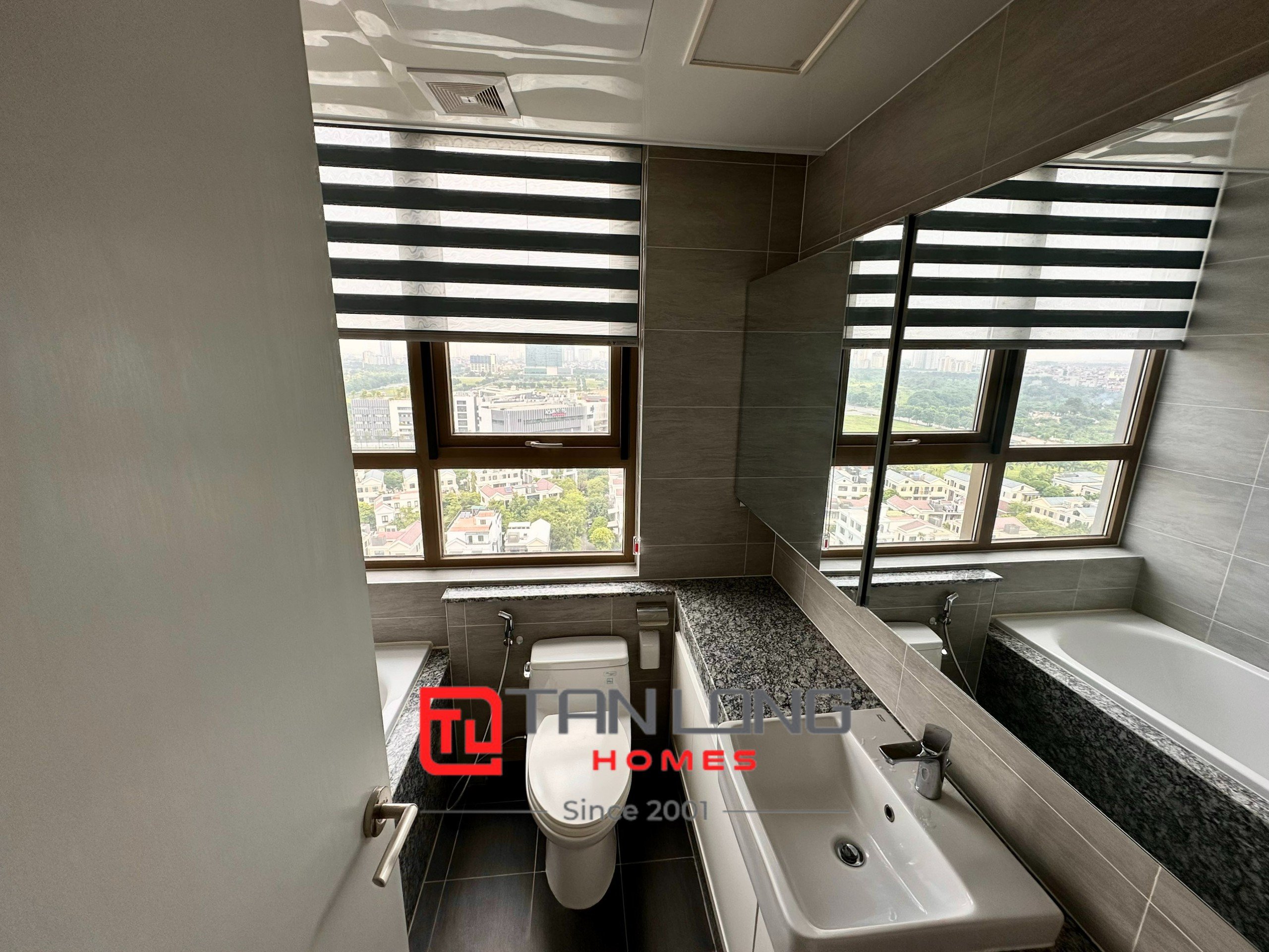 Cho thuê căn G1-113m2 mới nguyên bản, view trực diện hồ tại 903 Starlake 9