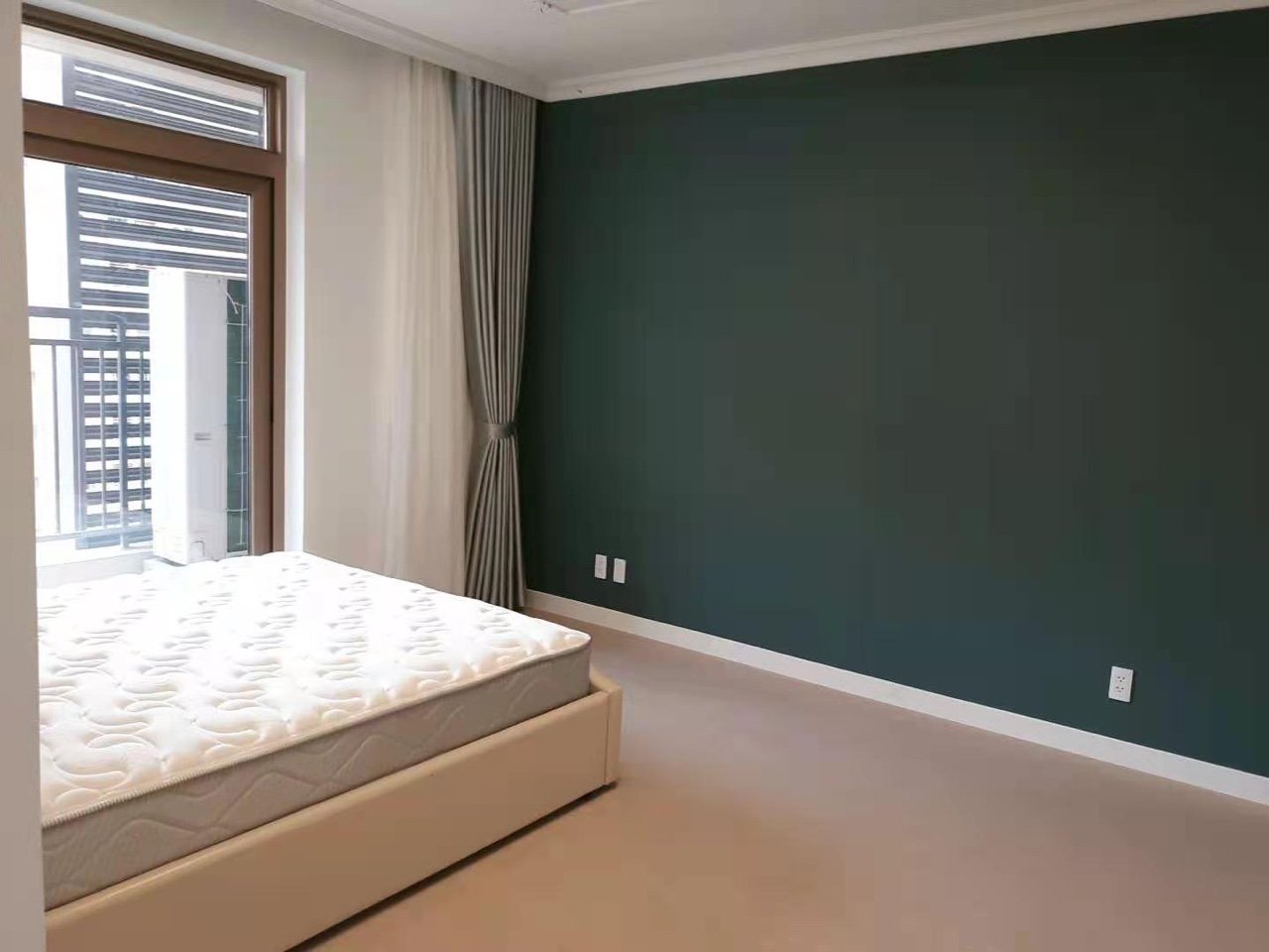Cho thuê căn góc 3PN/113m2 tầng trung, hướng Nam view thoáng tòa 903 Starlake 4