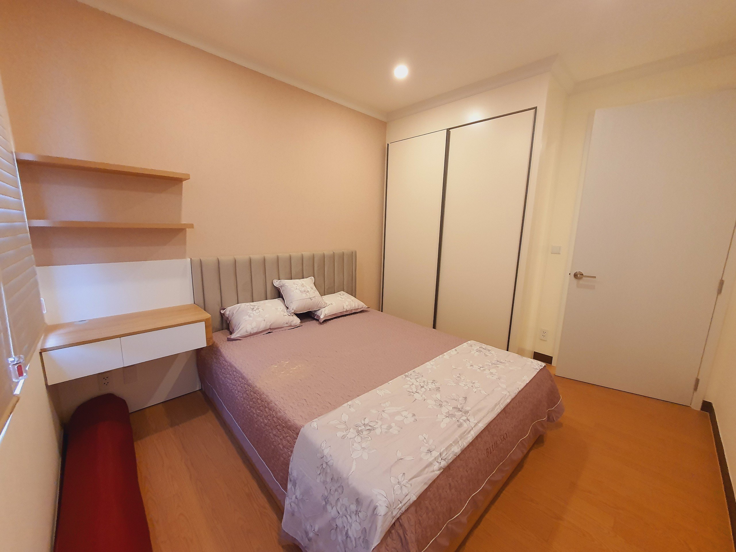 Cho thuê căn H-125m2 tầng cao, full đồ, view Hồ đẳng cấp tòa 903 Starlake 7