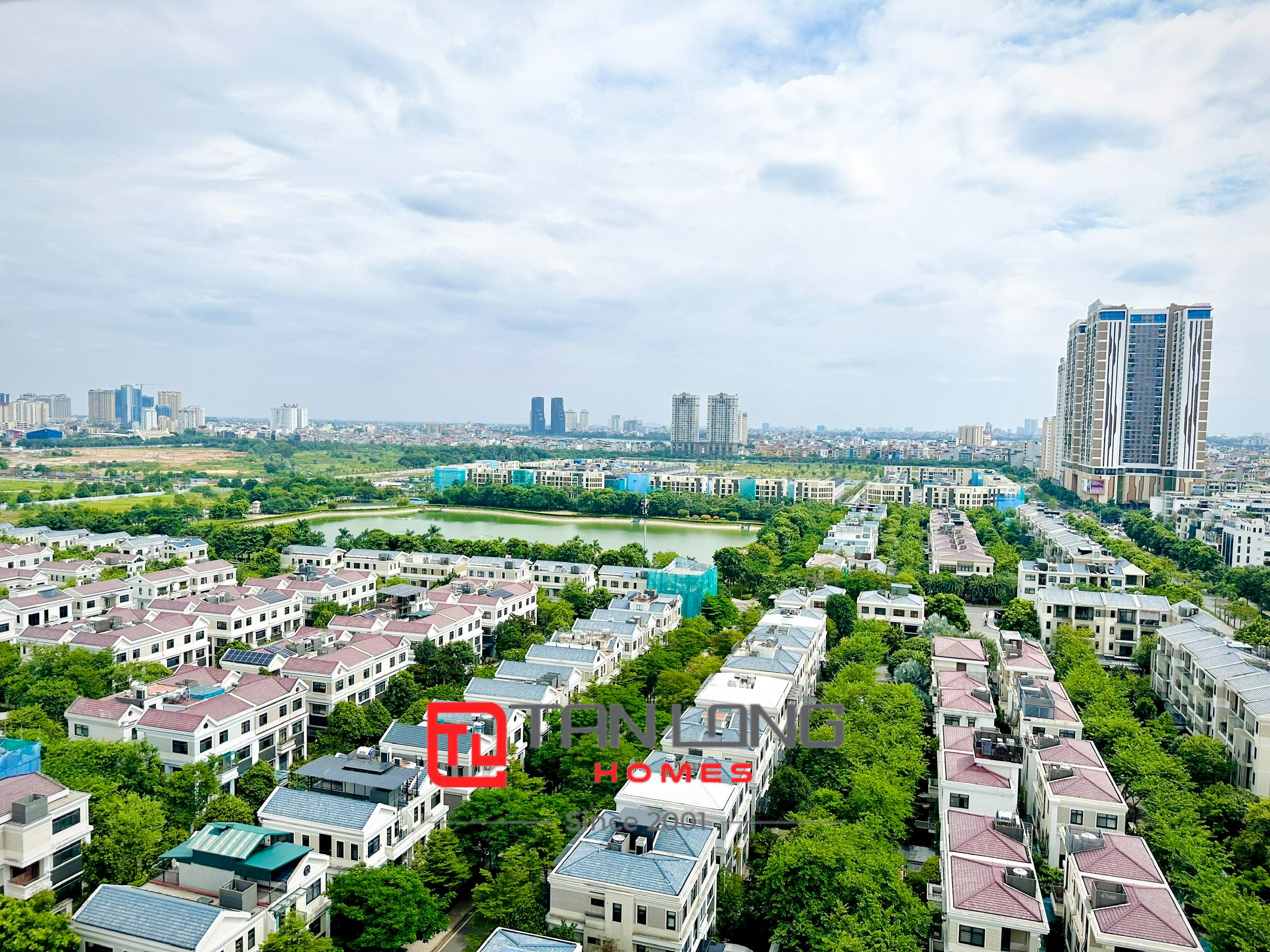 Cho thuê căn H-125m2 view hồ, nội thất nguyên bản tại 903 Starlake 14