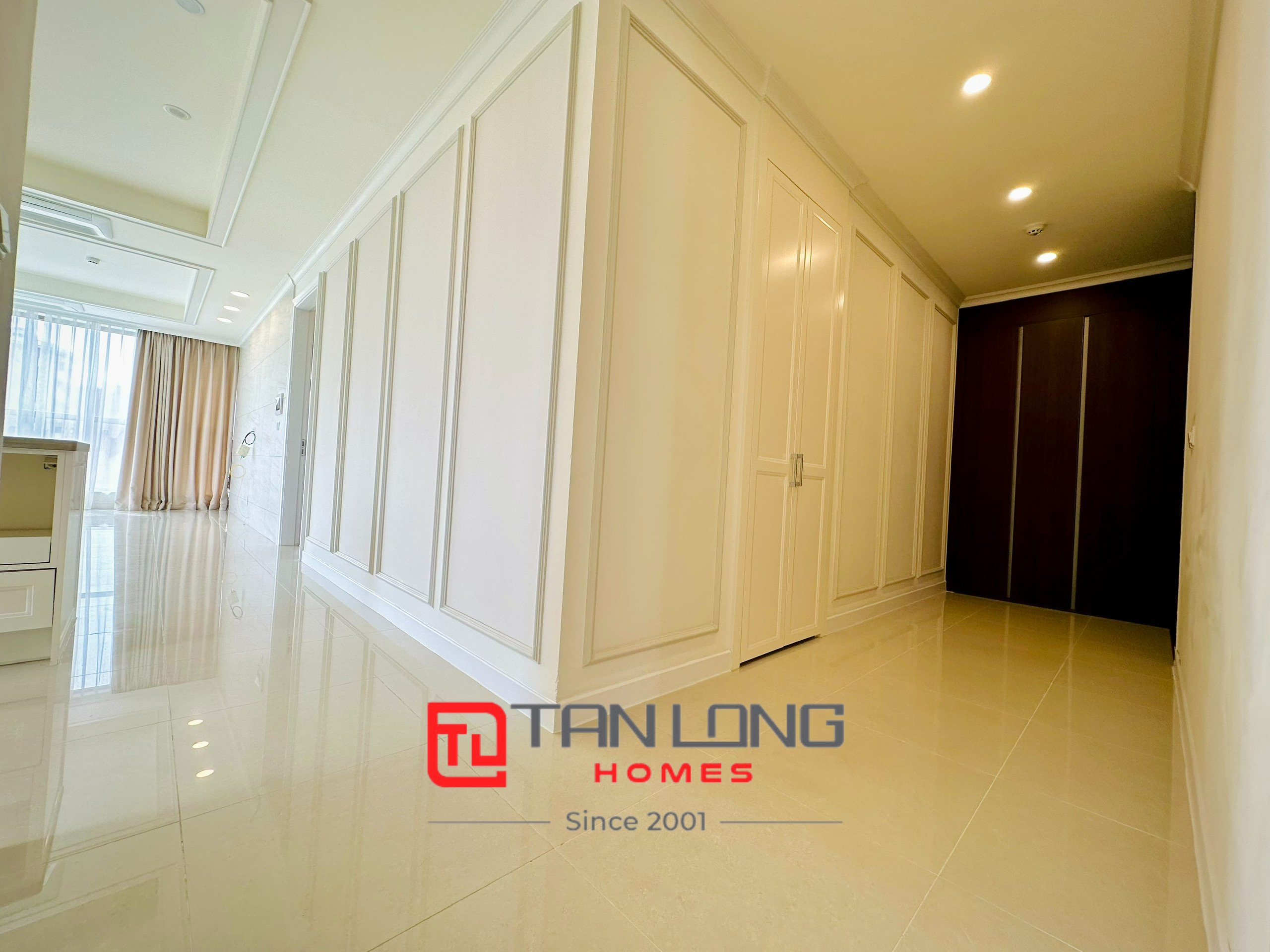 Cho thuê căn H-125m2 view hồ, nội thất nguyên bản tại 903 Starlake 8