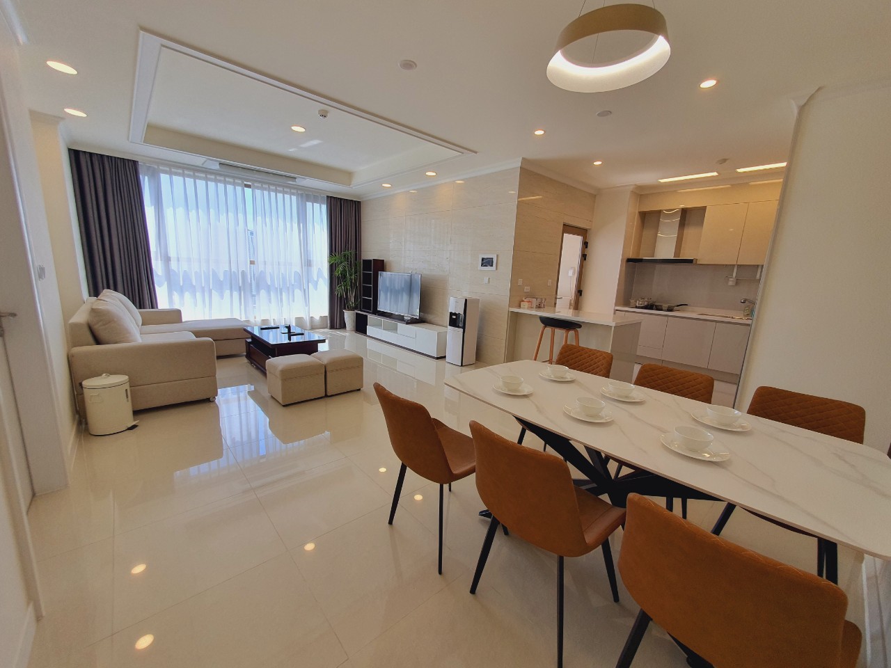 cho thuê căn hộ 03 ngủ đẹp viu hồ điều hoa gấp 5
