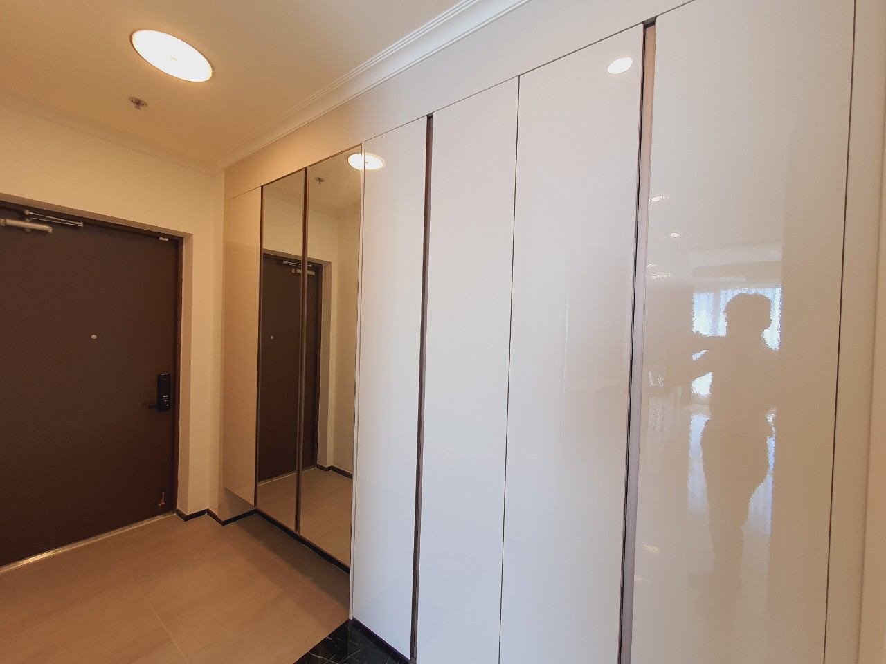 cho thuê căn hộ 03 ngủ đẹp viu hồ điều hoa gấp 7