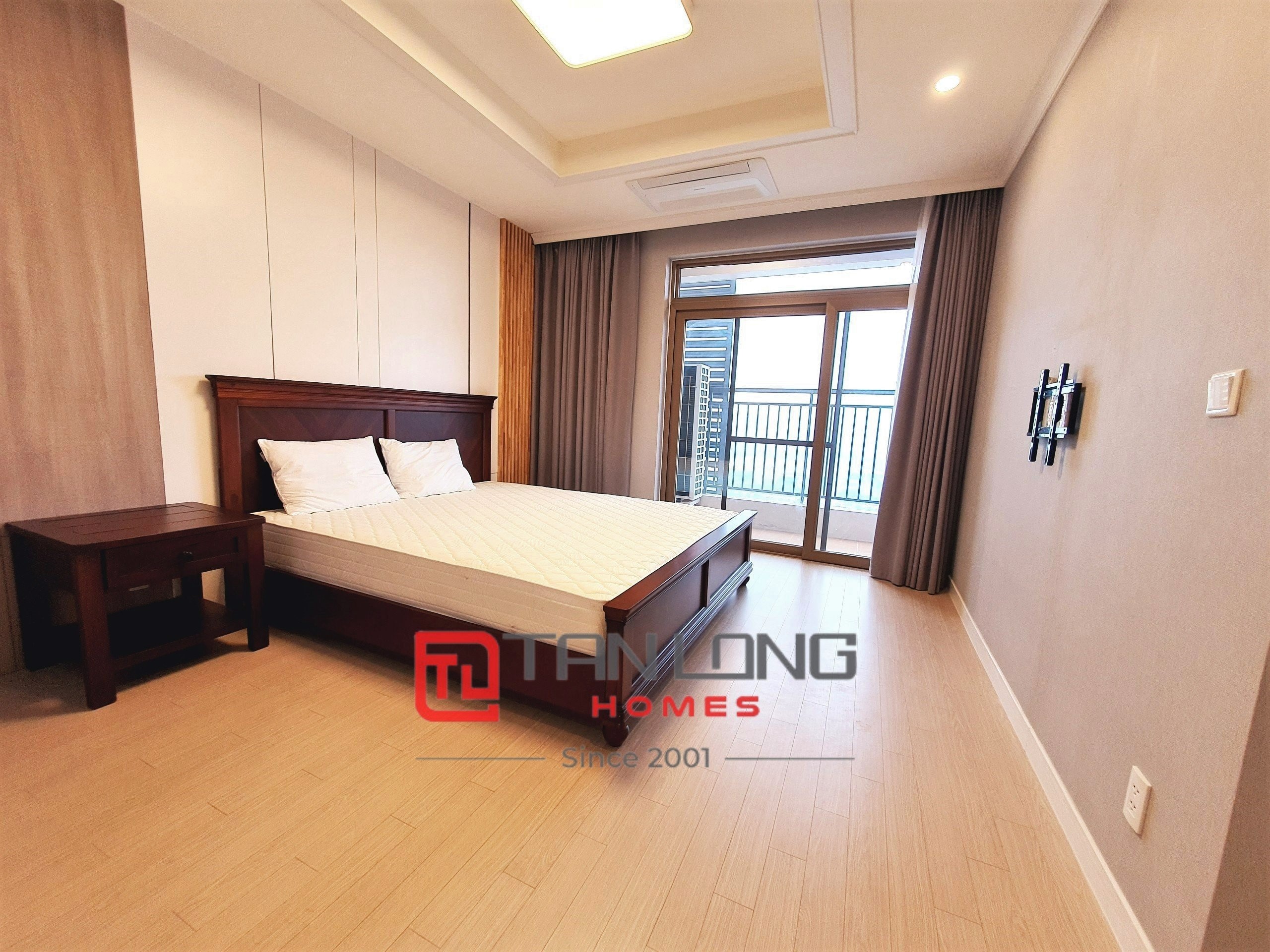 cho thuê căn hộ 03 phòng ngủ ở starlake tây hồ tây 7