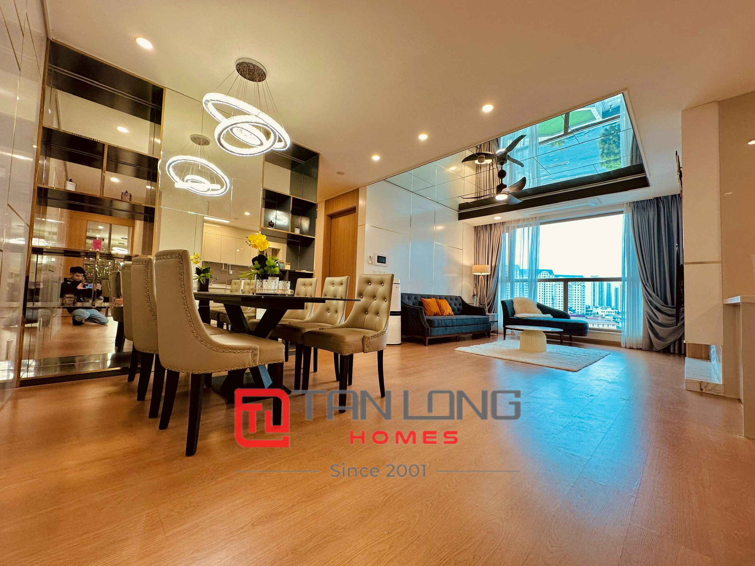 Cho thuê căn hộ 2 ngủ 101m2 full đồ mới nguyên tòa 901 Starlake 3