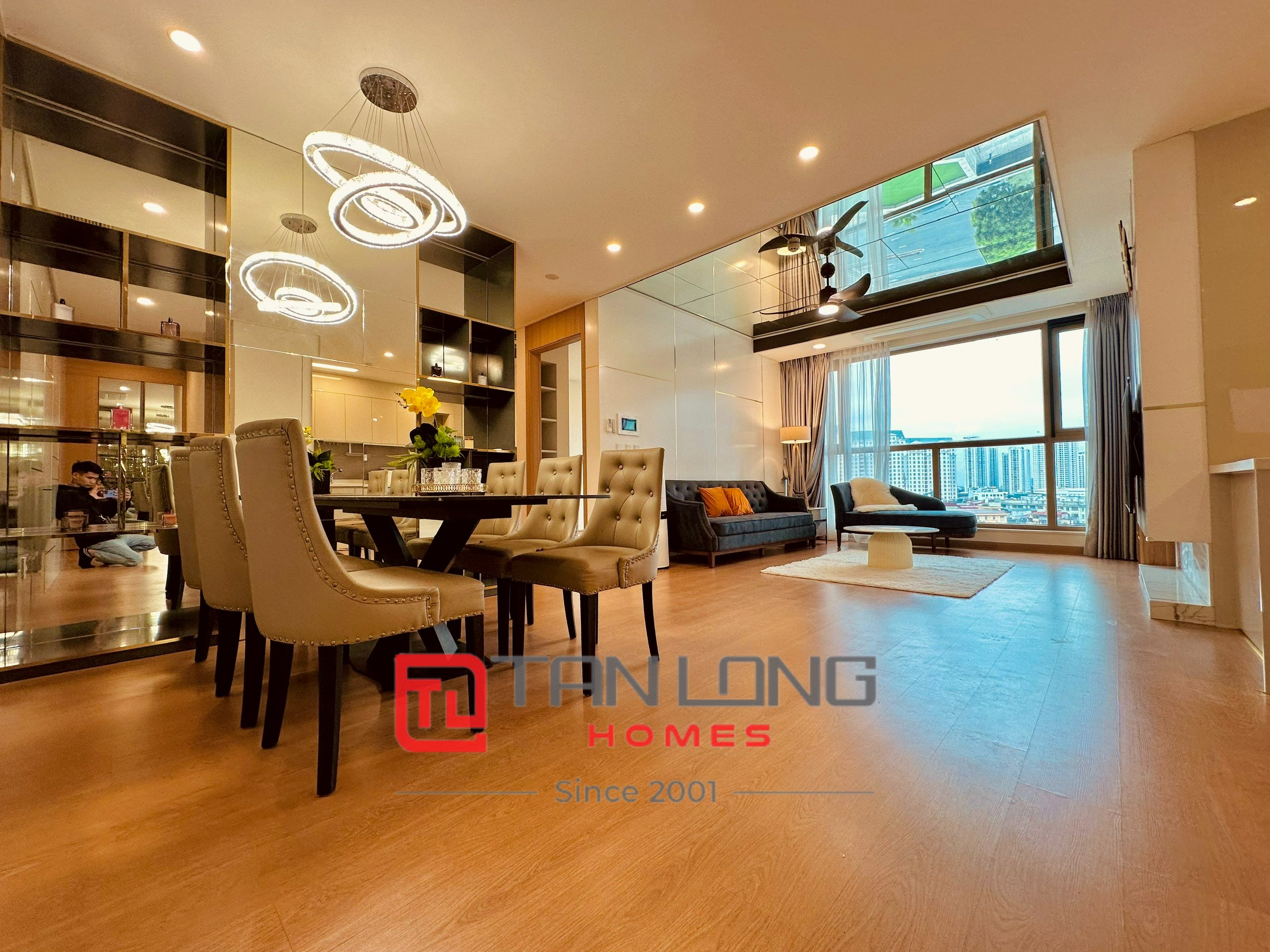 Cho thuê căn hộ 2 ngủ 101m2 full đồ mới nguyên tòa 901 Starlake 4
