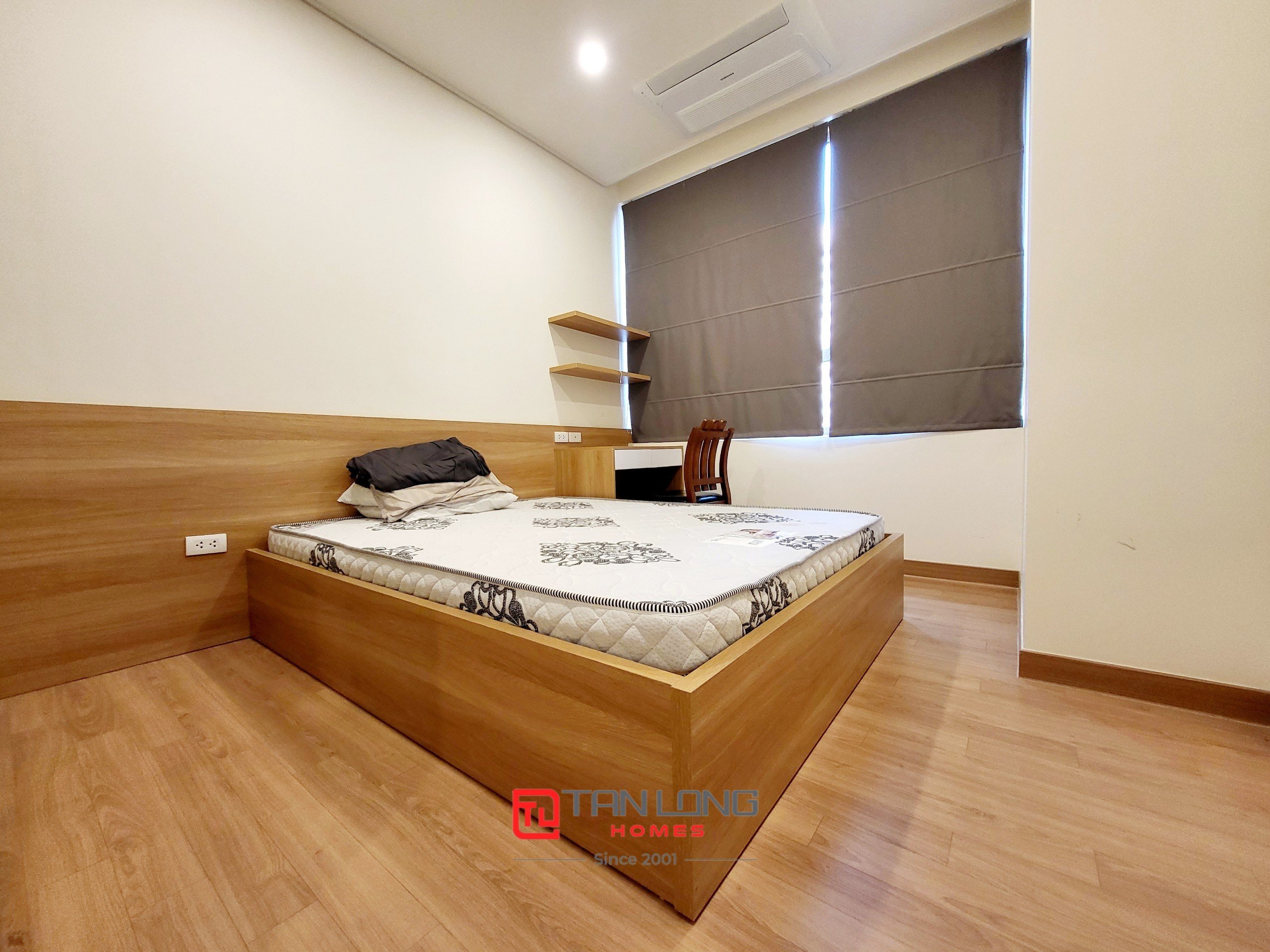 Cho thuê căn hộ 2 ngủ 101m2 full đồ mới, view đẹp, giá rẻ tại Starlake 6