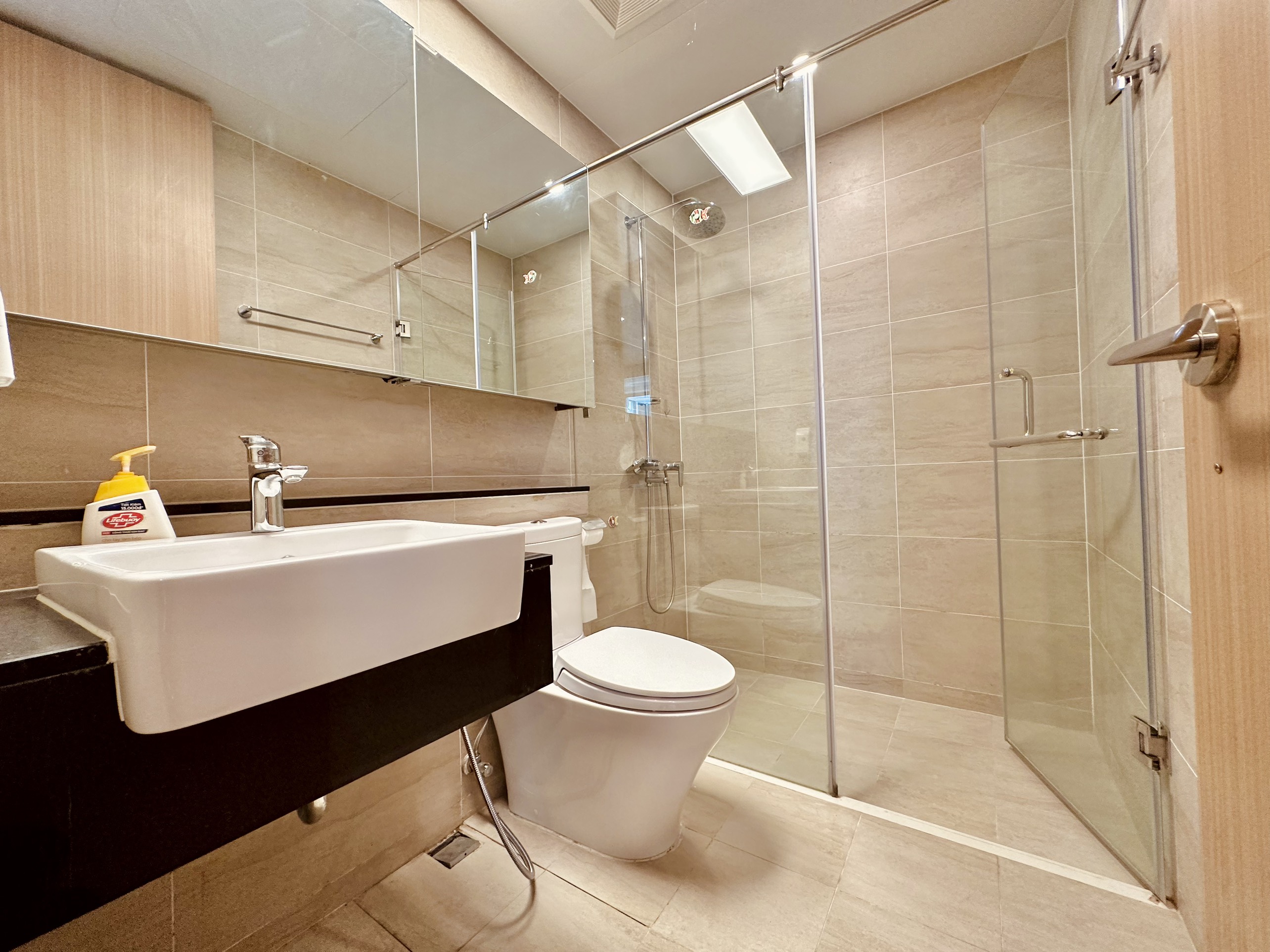 Cho thuê căn hộ 2 ngủ 101m2 full đồ view hồ ban công Đông tòa 903A Starlake 11