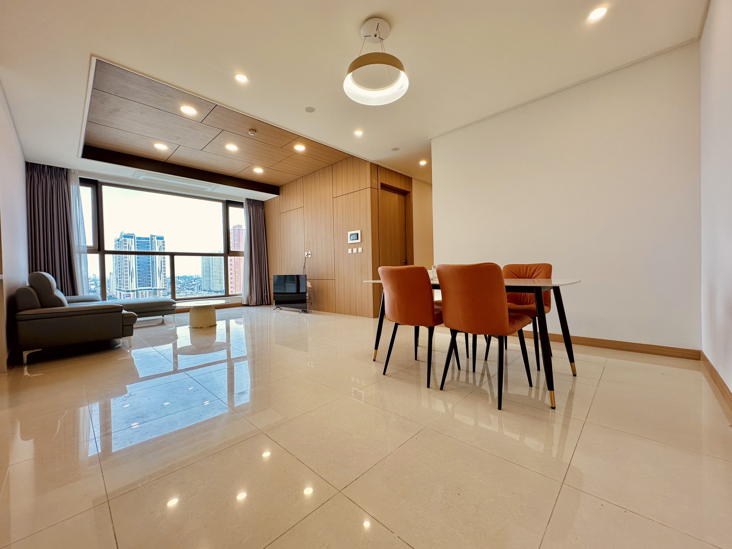 Cho thuê căn hộ 2 ngủ 101m2 full đồ view hồ ban công Đông tòa 903A Starlake 3
