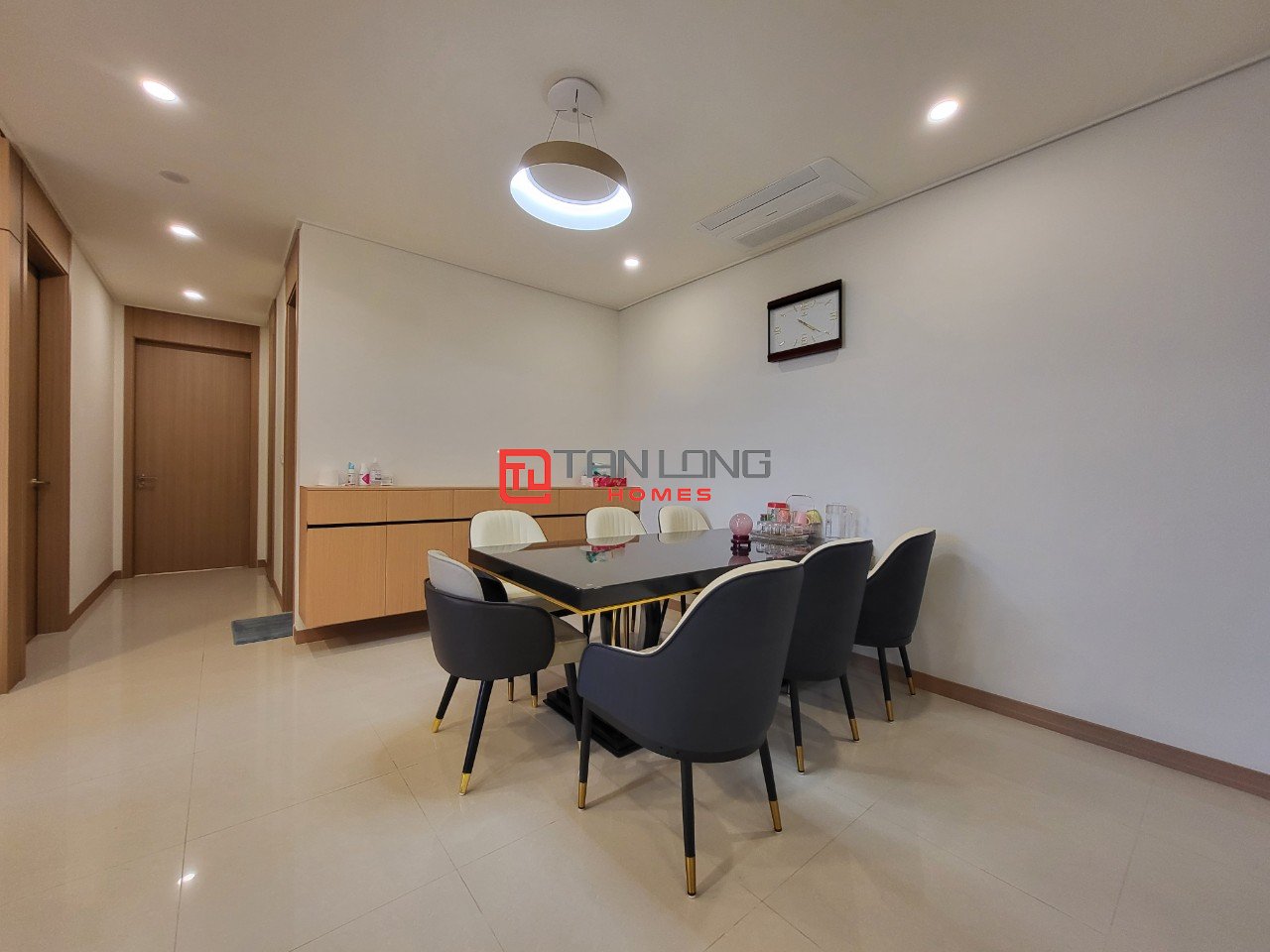 Cho thuê căn hộ 2 ngủ 101m2 - mẫu D, full đồ mới view thoáng tòa 903 Starlake 4