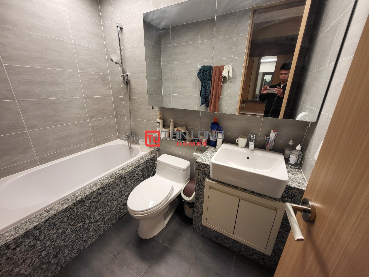Cho thuê căn hộ 2 ngủ 101m2 - mẫu D, full đồ mới view thoáng tòa 903 Starlake 8