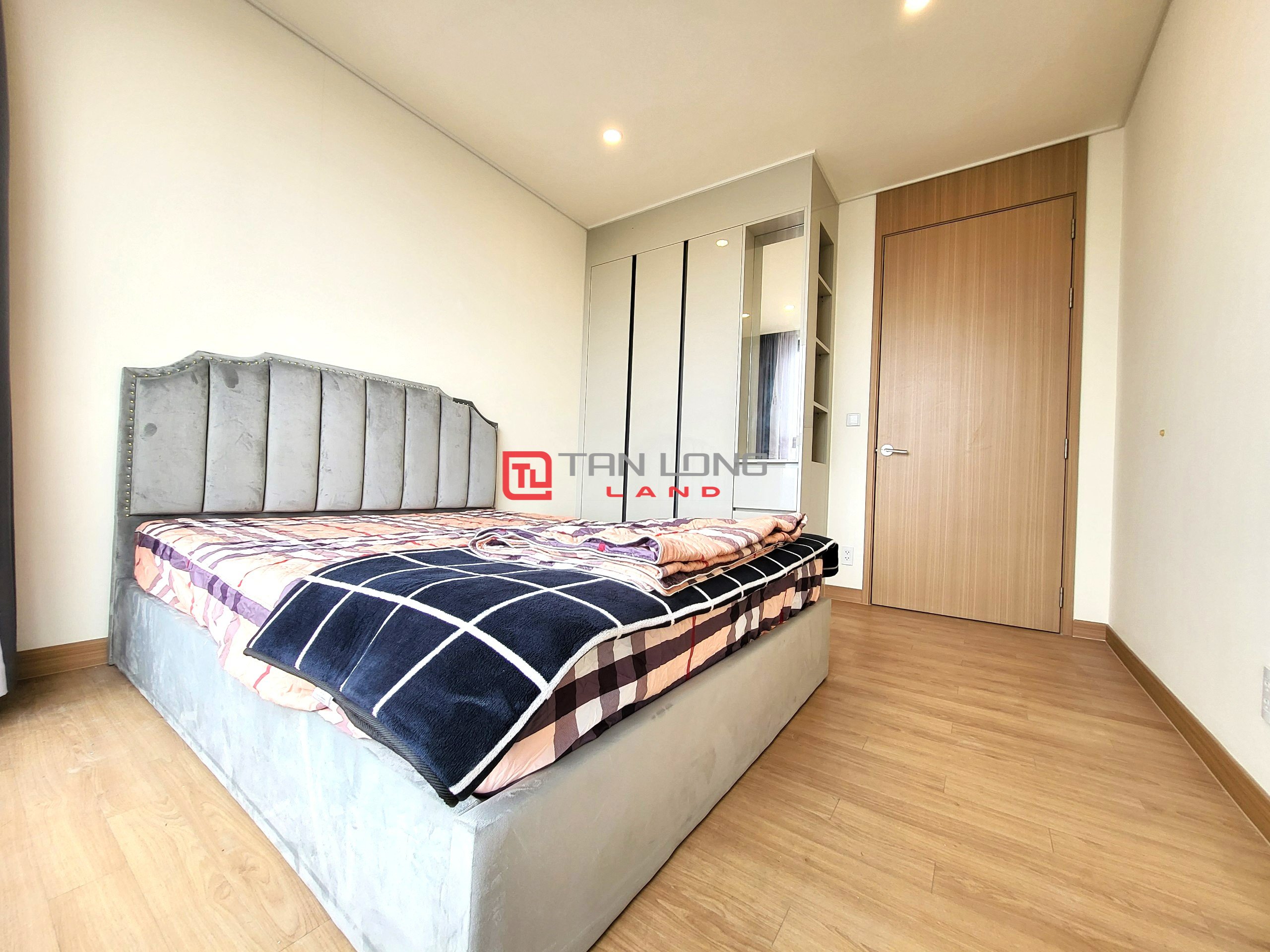 Cho thuê căn hộ 2 ngủ 91m2 full đồ view biệt thự đẹp nhất tòa 902 Starlake 9