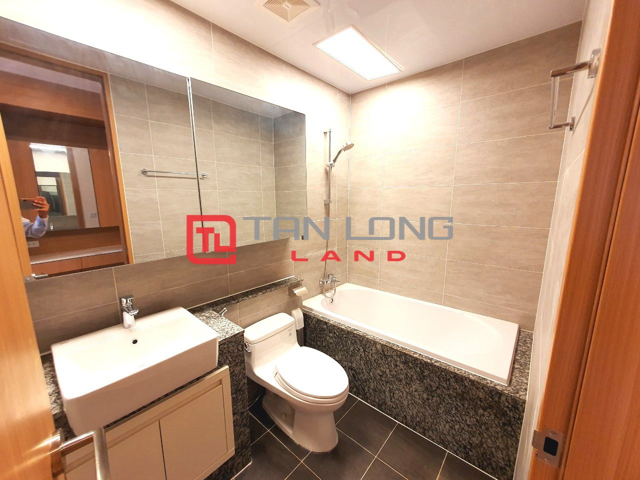 Cho thuê căn hộ 2 ngủ 91m2 full đồ view biệt thự đẹp nhất tòa 902 Starlake 14