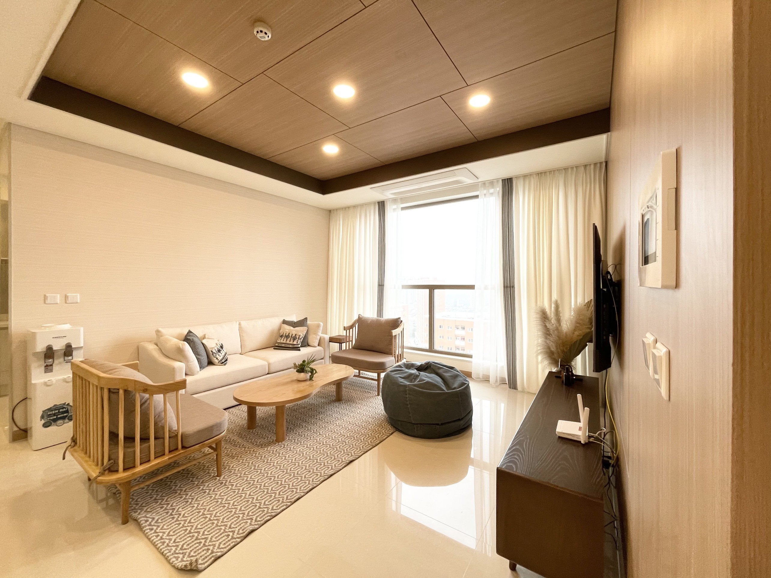Cho thuê căn hộ 2 ngủ 96m2 mới sửa đẹp, full đồ tầng cao tòa 902 Starlake 1