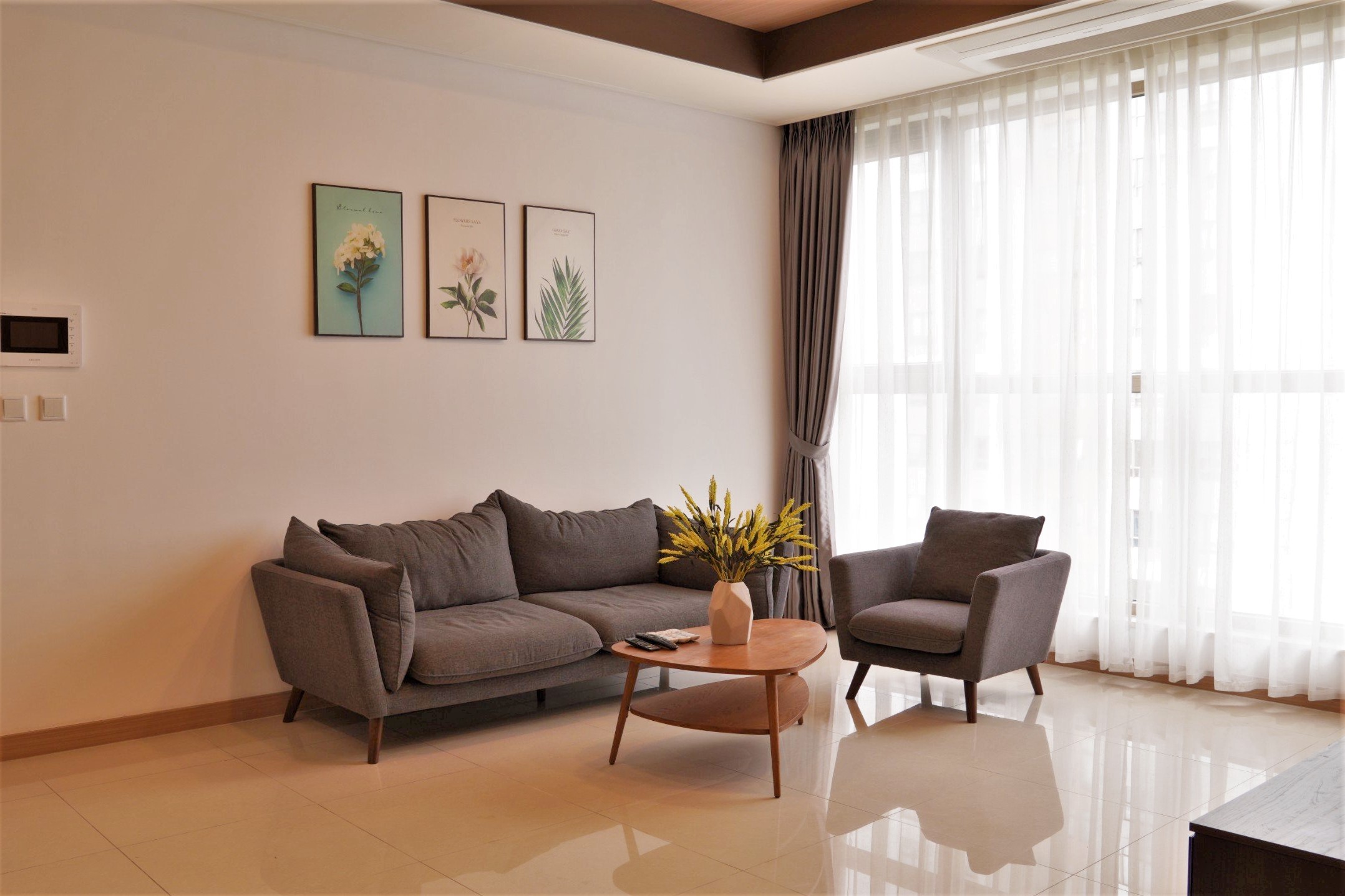 Cho thuê căn hộ 2 ngủ 98m2 full đồ view nội khu tòa 902 Starlake 1