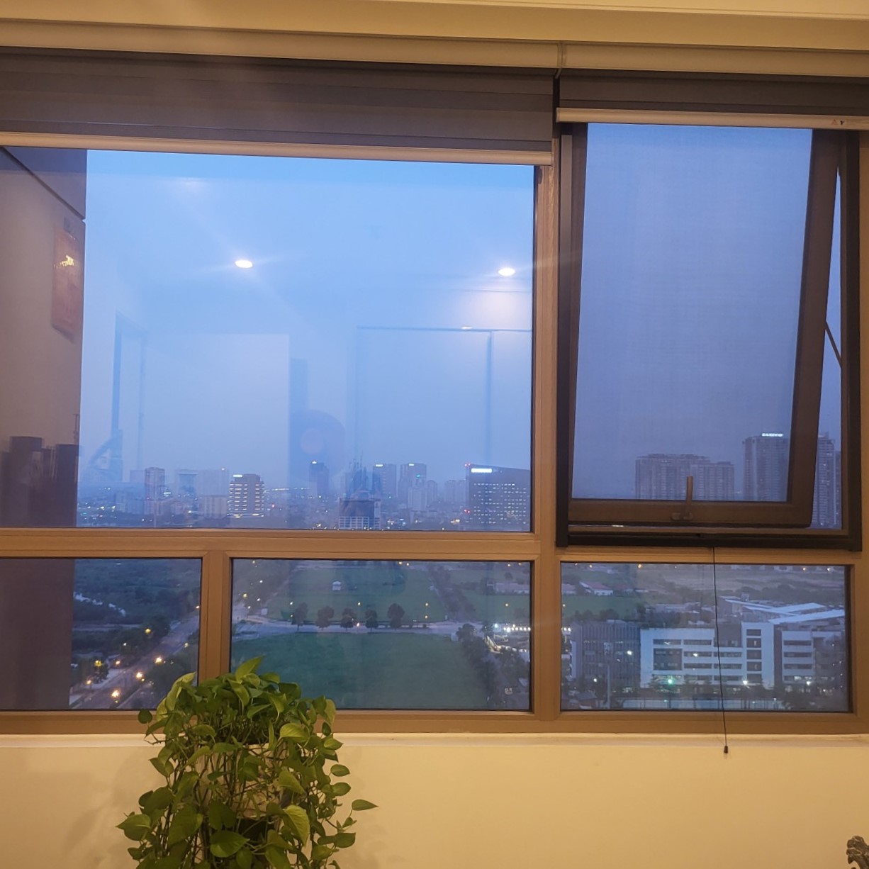 Cho thuê căn hộ 3 ngủ 109.8m2 tầng cao view biệt thự tòa 901 Starlake, giá tốt 4
