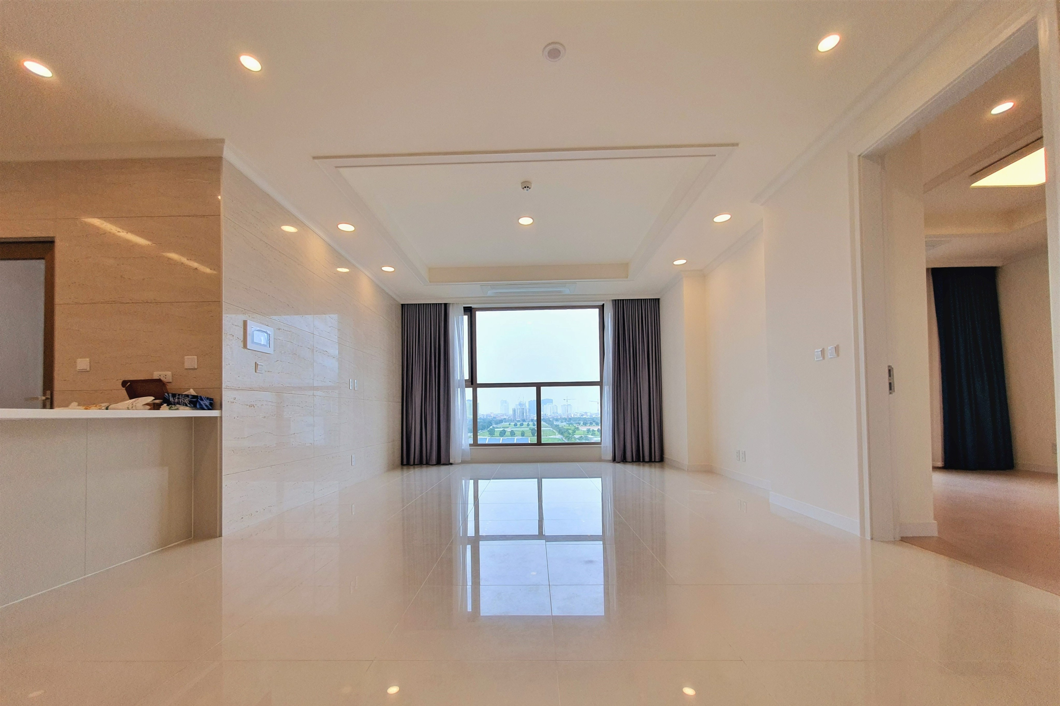 Cho thuê căn hộ 3 ngủ 113m2 đồ cơ bản view Biệt thự tại Starlake 4
