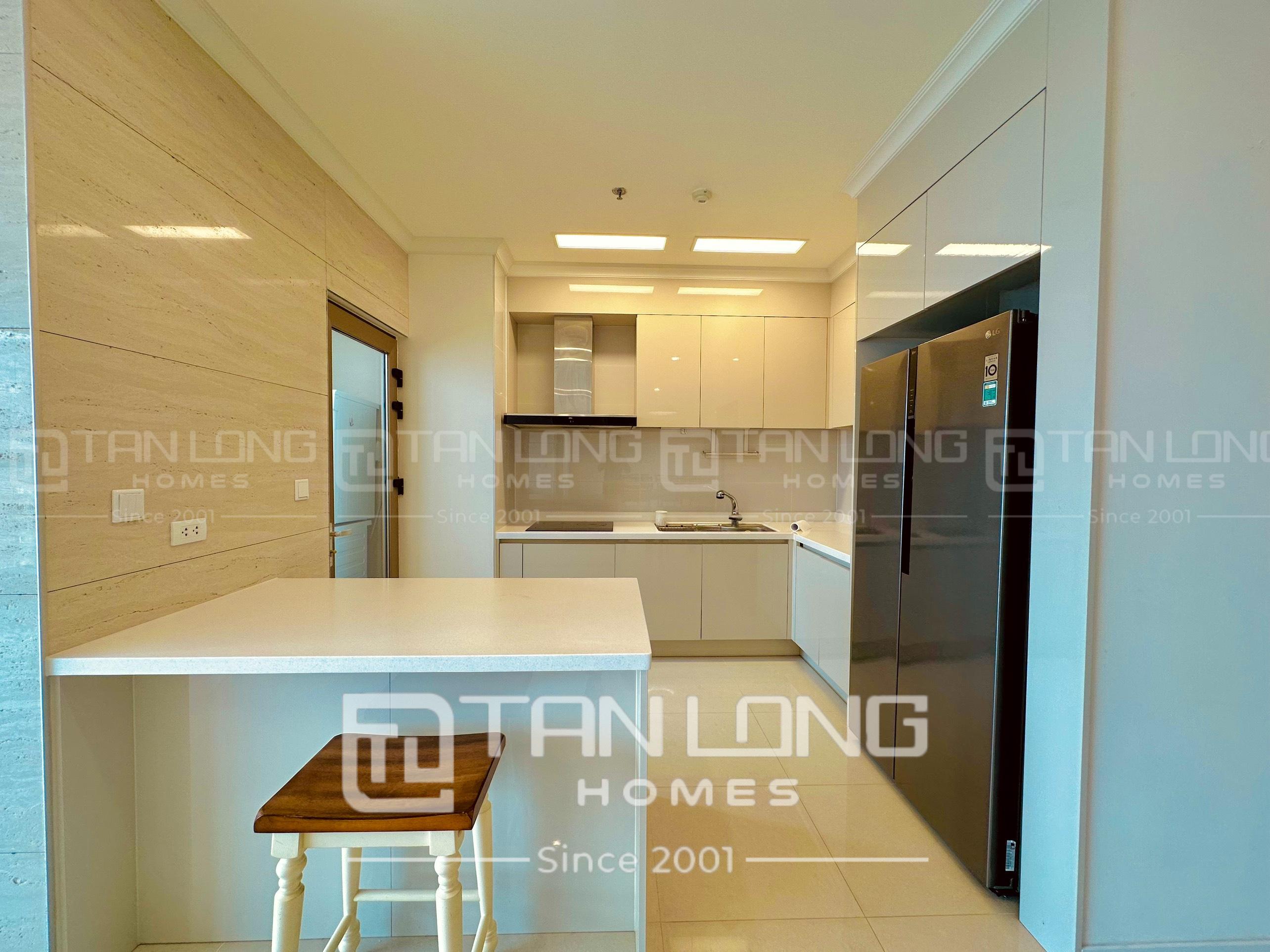 Cho thuê căn hộ 3 ngủ 113m2 full đồ mới, vị trí đẹp, giá tốt tòa 901 Starlake 3