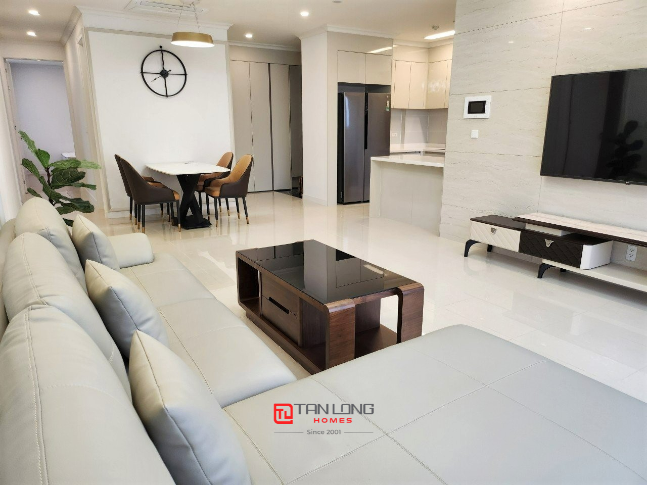 Cho thuê căn hộ 3 ngủ 113m2 full đồ view đẹp tại Starlake nhận nhà luôn! 1