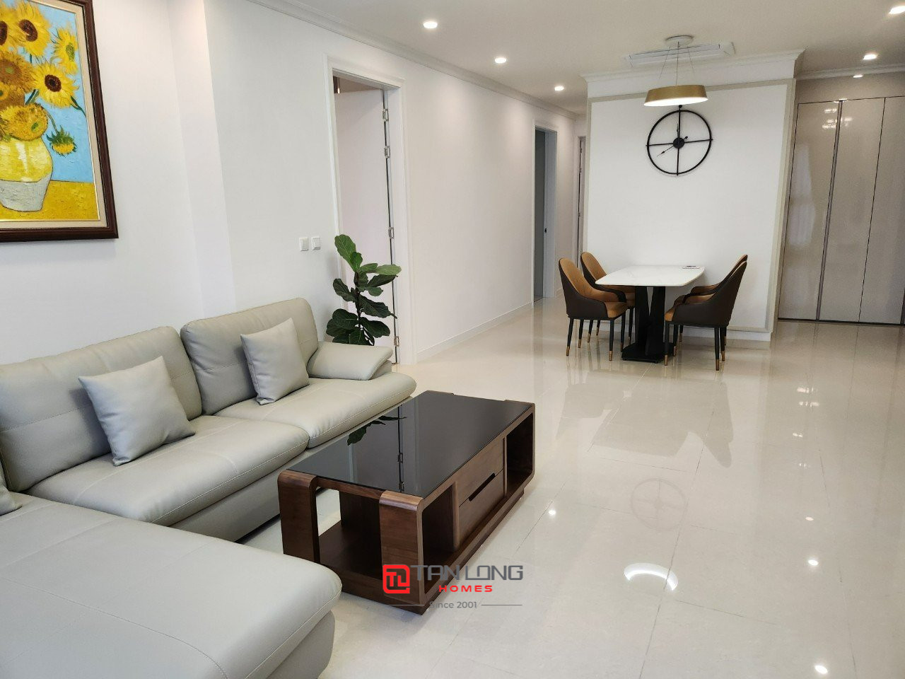 Cho thuê căn hộ 3 ngủ 113m2 full đồ view đẹp tại Starlake nhận nhà luôn! 2