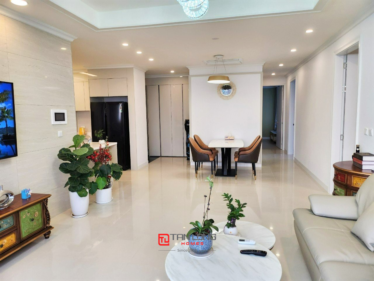 Cho thuê căn hộ 3 ngủ 113m2 full đồ view thoáng tại Starlake 4