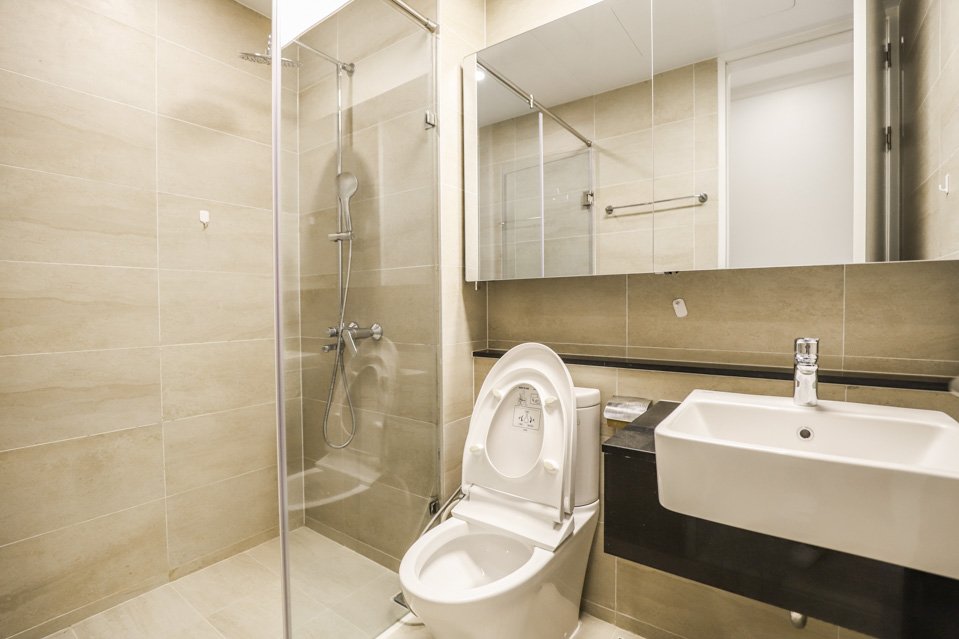 Cho thuê căn hộ 3 ngủ 113m2 tầng cao full đồ view thành phố tòa 901 Starlake 17