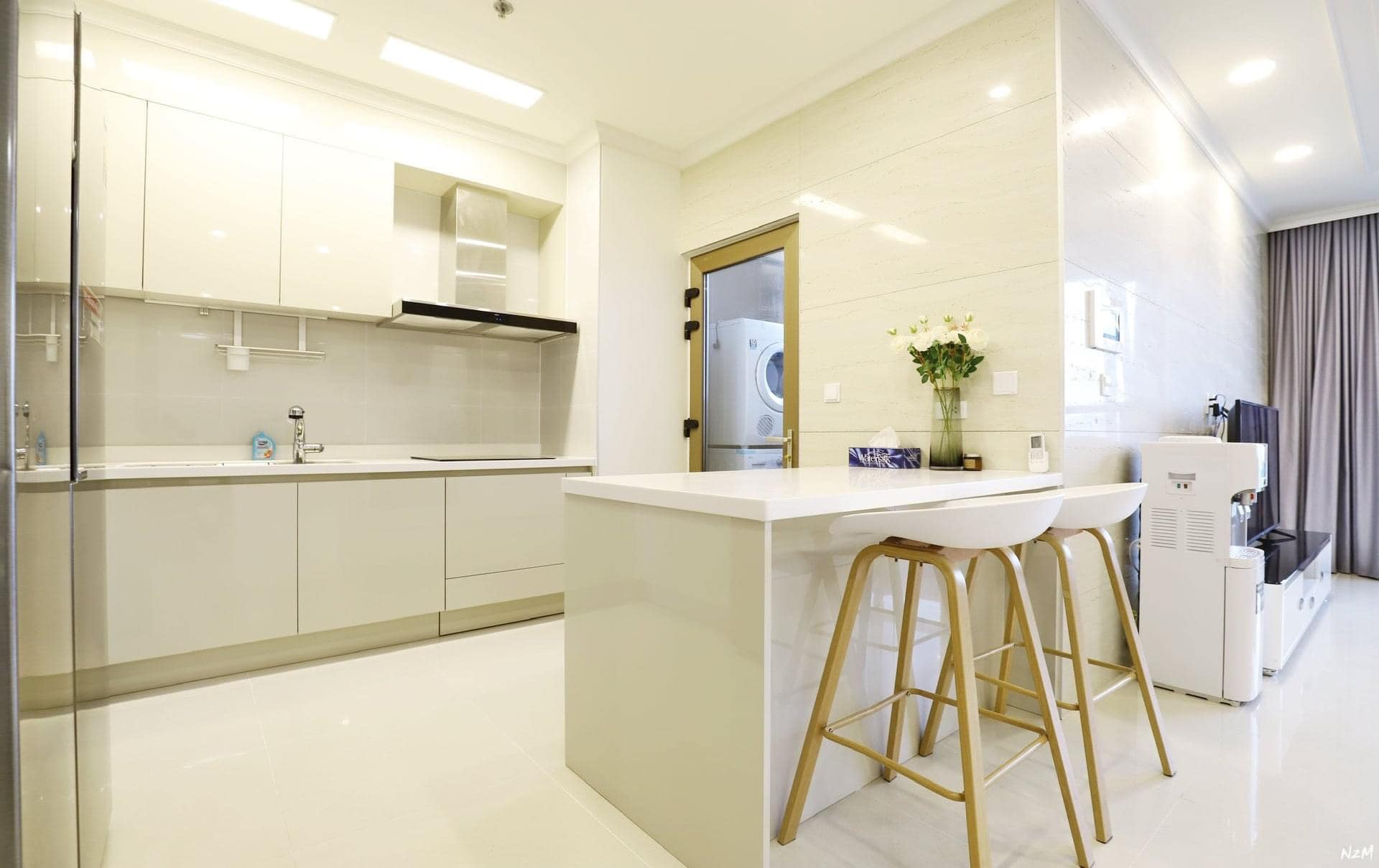 Cho thuê căn hộ 3 ngủ 125m2 full đồ tầng cao view thành phố tại 901 Starlake 4
