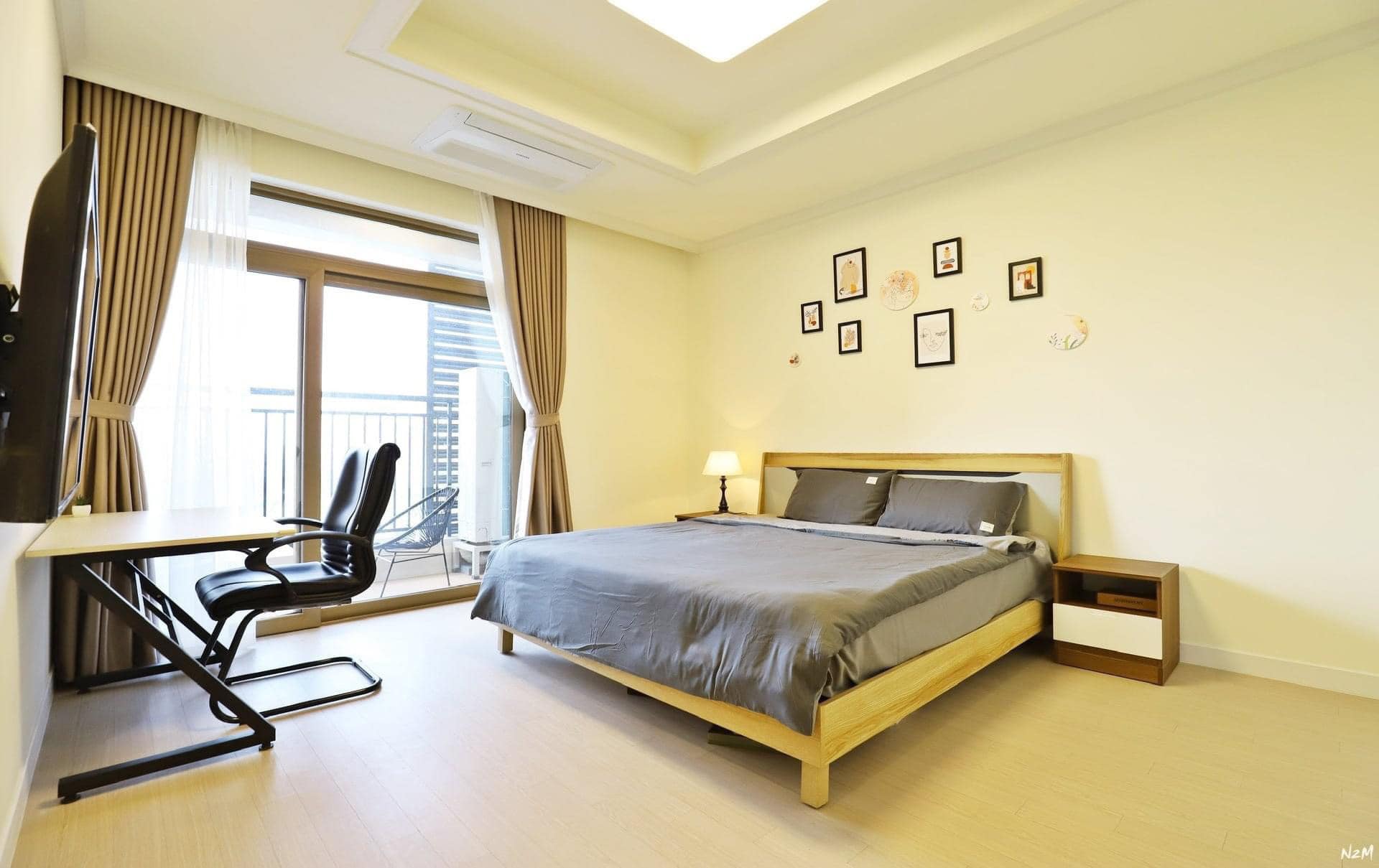 Cho thuê căn hộ 3 ngủ 125m2 full đồ tầng cao view thành phố tại 901 Starlake 6