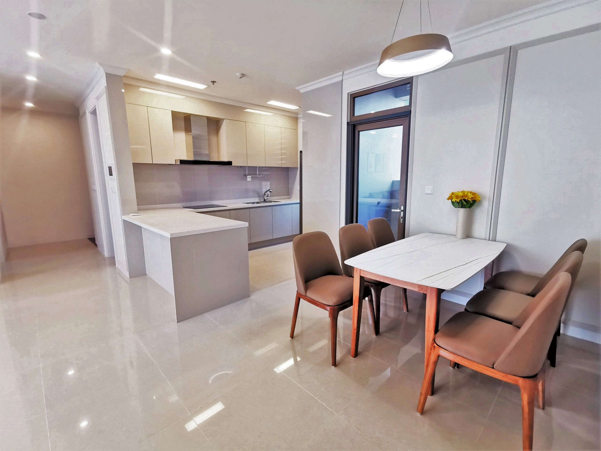 Cho thuê căn hộ 3 ngủ 128m2 view biệt thự chung cư 902 Starlake 2