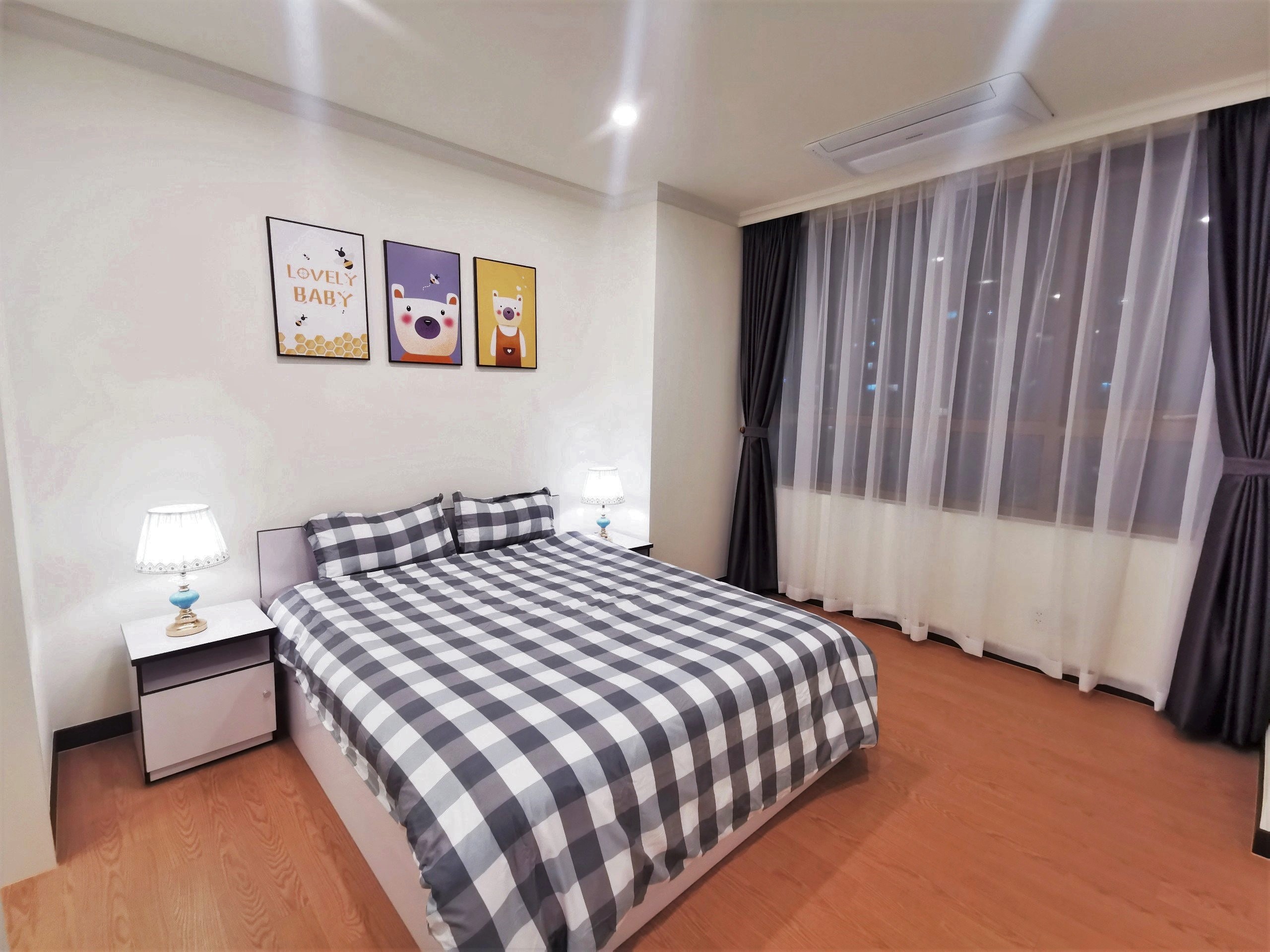 Cho thuê căn hộ 3 ngủ 128m2 view biệt thự chung cư 902 Starlake 4