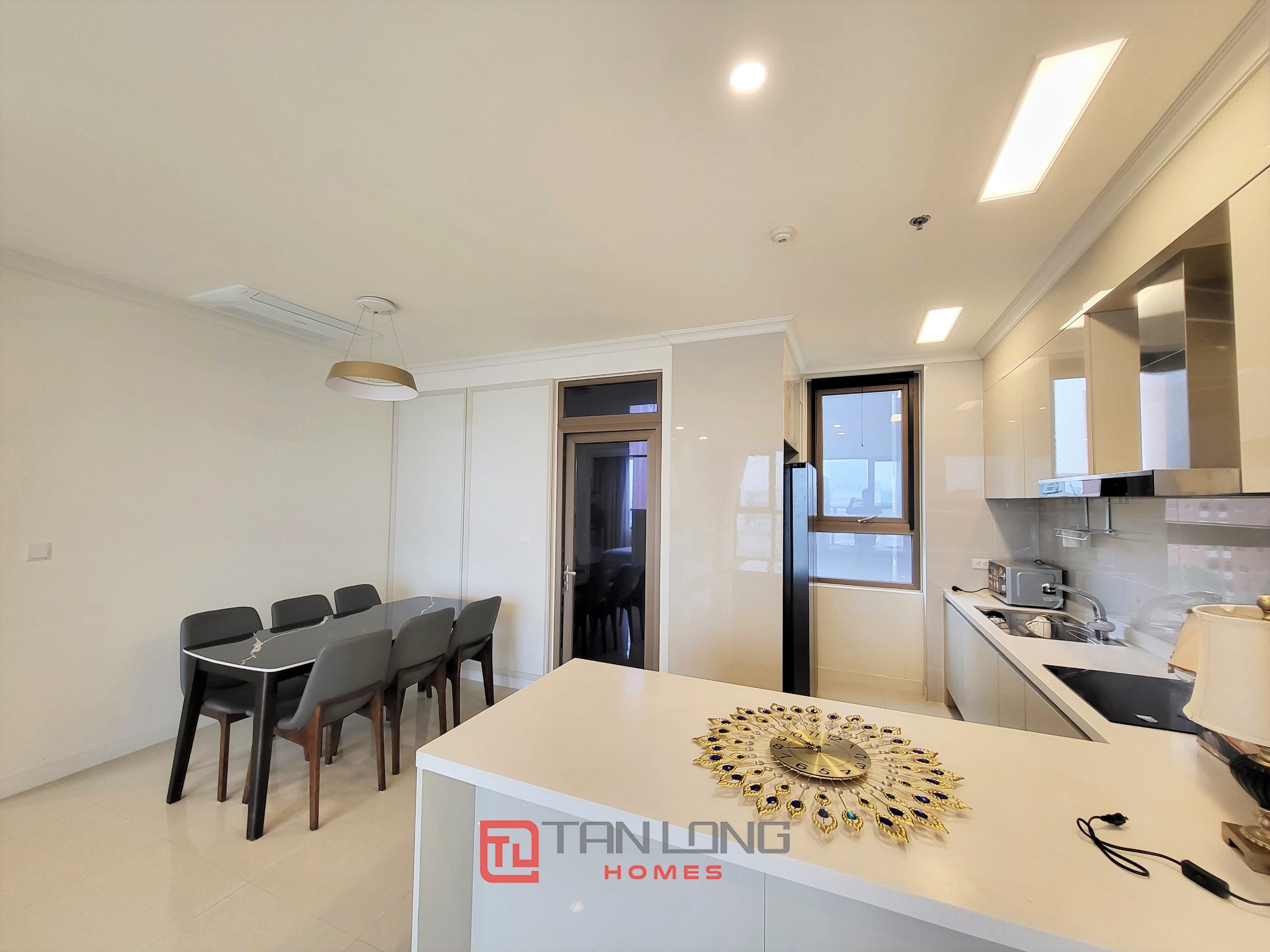 Cho thuê căn hộ 3 phòng ngủ 112m2 view biệt thự tại 902 Starlake 5