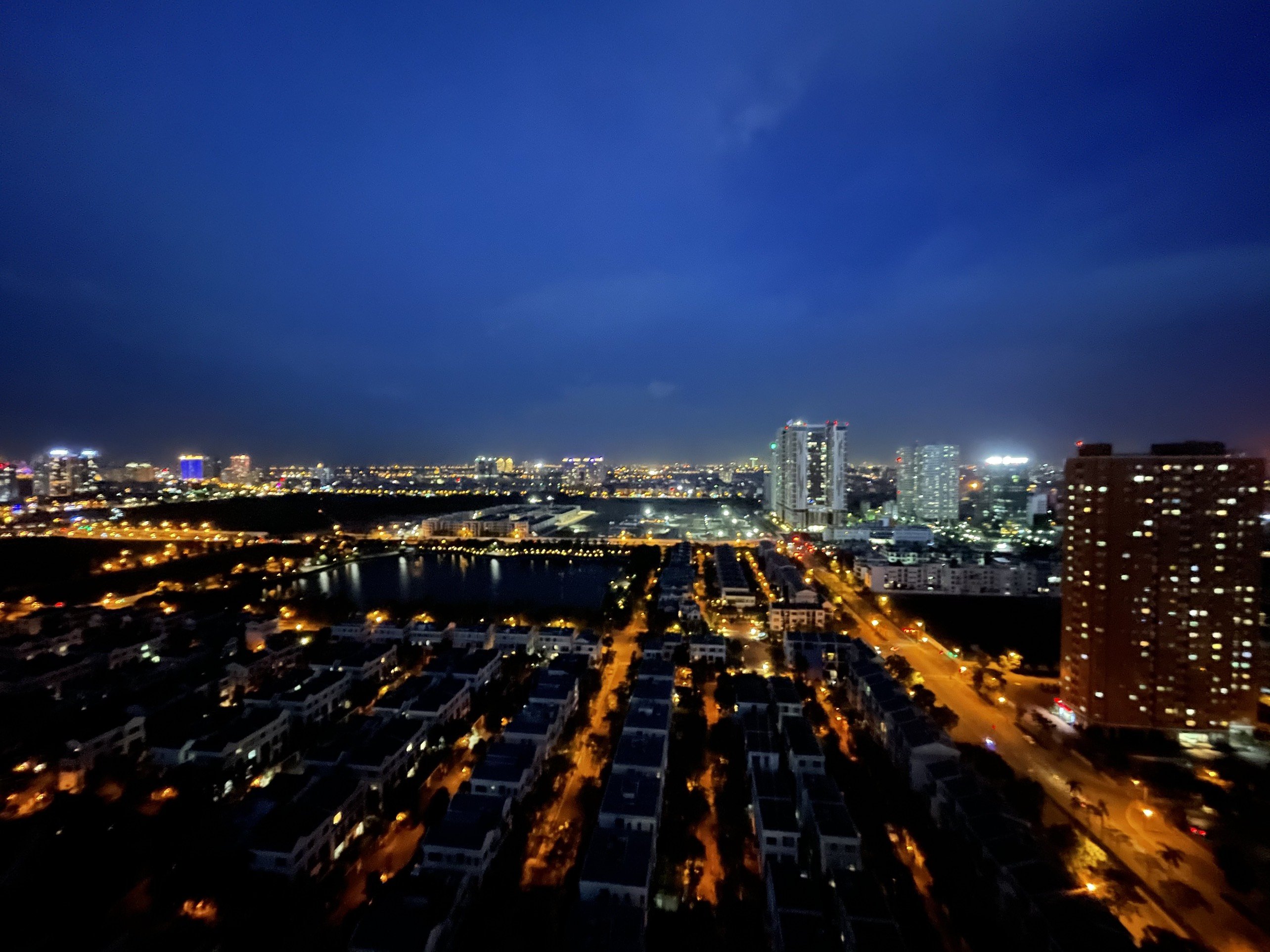 Cho thuê căn hộ 3 phòng ngủ 113m2 chung cư Starlake view hồ Tây cực đẹp 13