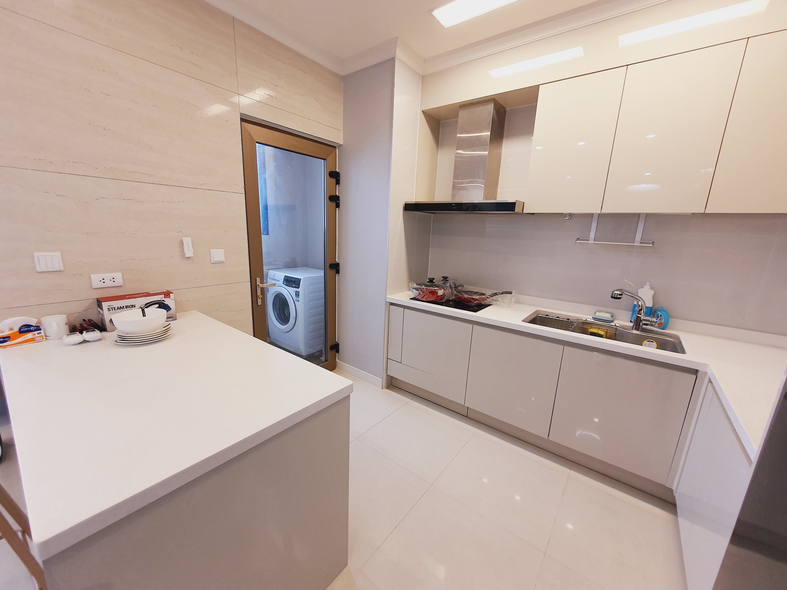 Cho thuê căn hộ 3 phòng ngủ 113m2 chung cư Starlake view hồ Tây cực đẹp 7