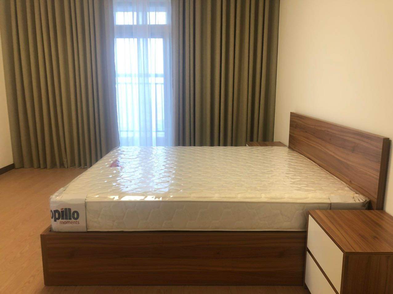 Cho thuê căn hộ 3 phòng ngủ loại H full đồ giá cực đẹp chung cư Starlake 5
