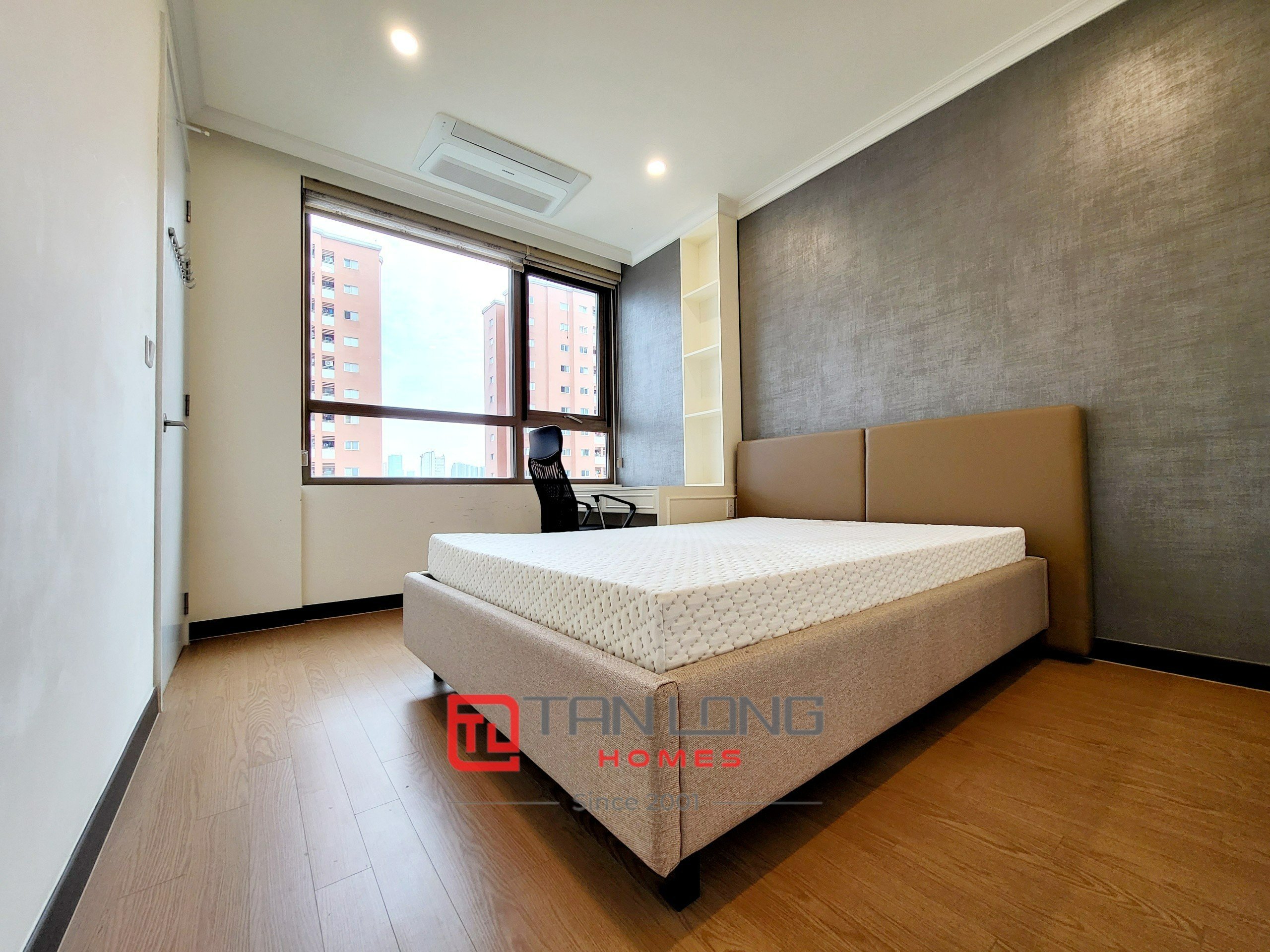Cho thuê căn hộ 3PN rộng nhất dự án Starlake, diện tích 125m2 full đồ đẳng cấp 11